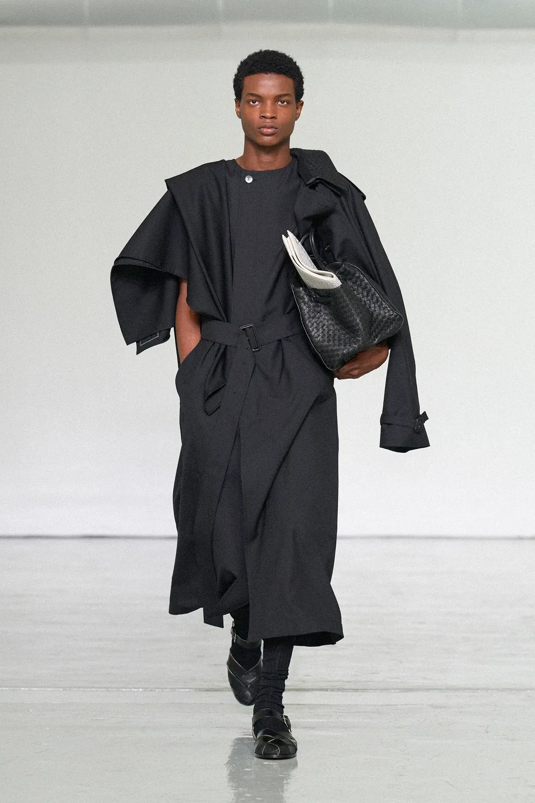 metal-bottega-veneta-ss-2027-07.webp
