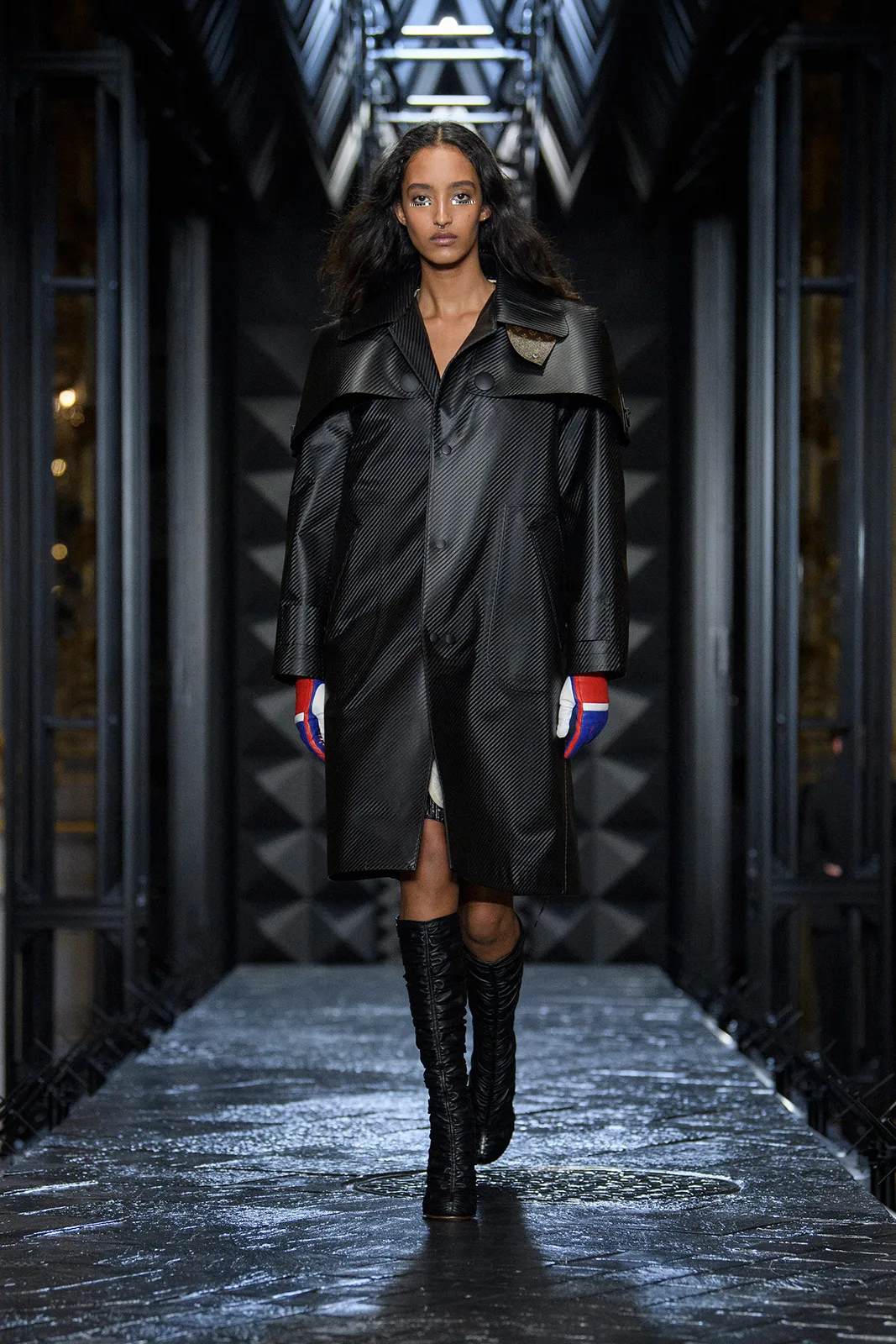 Louis Vuitton F W2324 Look 33