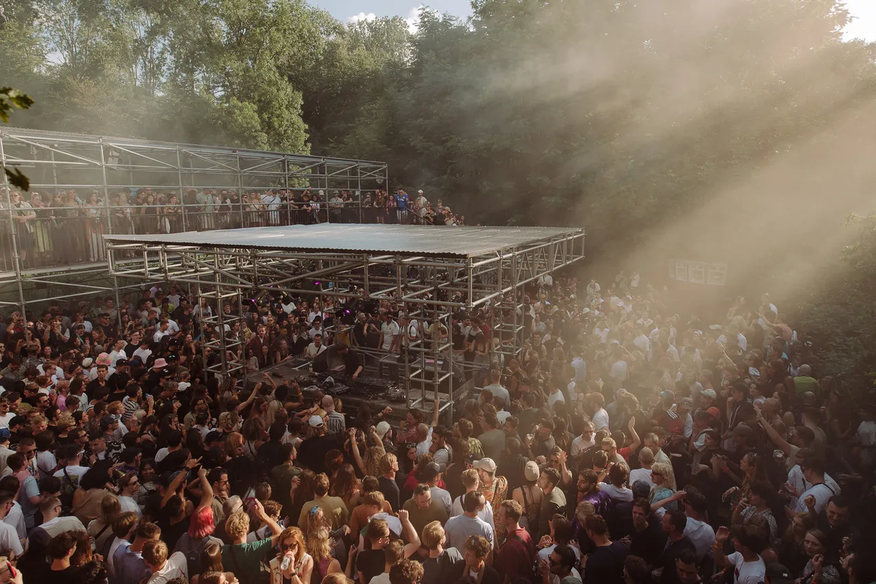 Dekmantel-Festival-2025---Amsterdamse-Bos-7-[please-credit-Stef-van-Oosterhout]