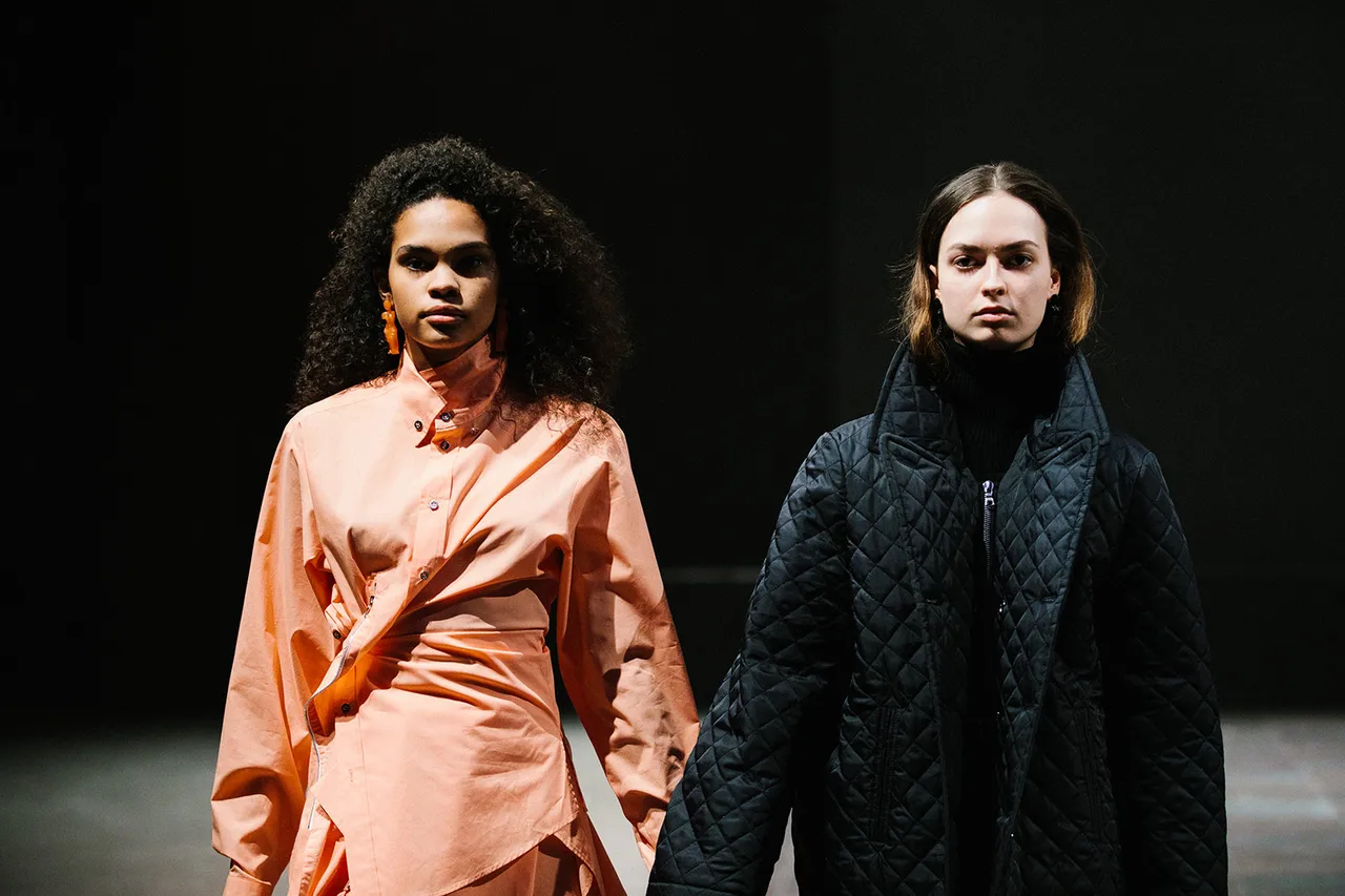 8392   Jan Khur   Klarna Show 3941