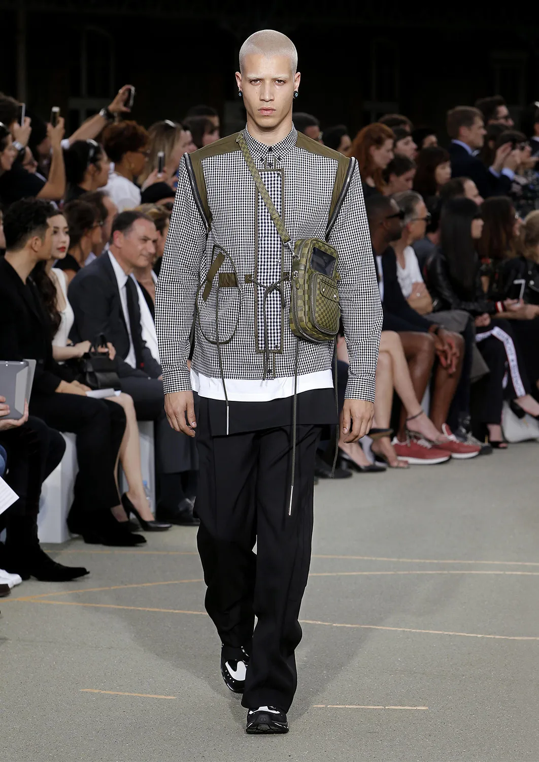 Givenchy S S17 Metalmagazine 22