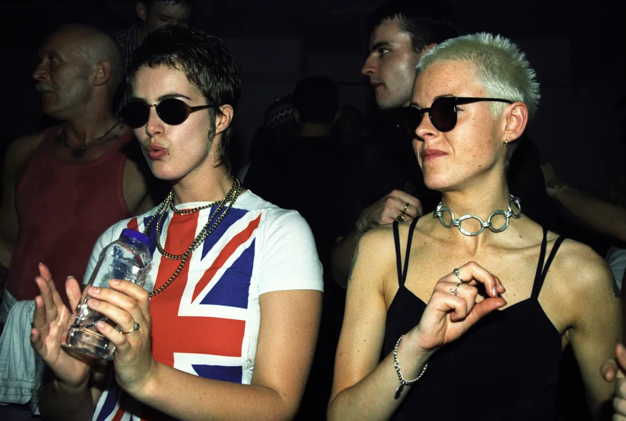 metal-fashion-exhibitions-25.webp