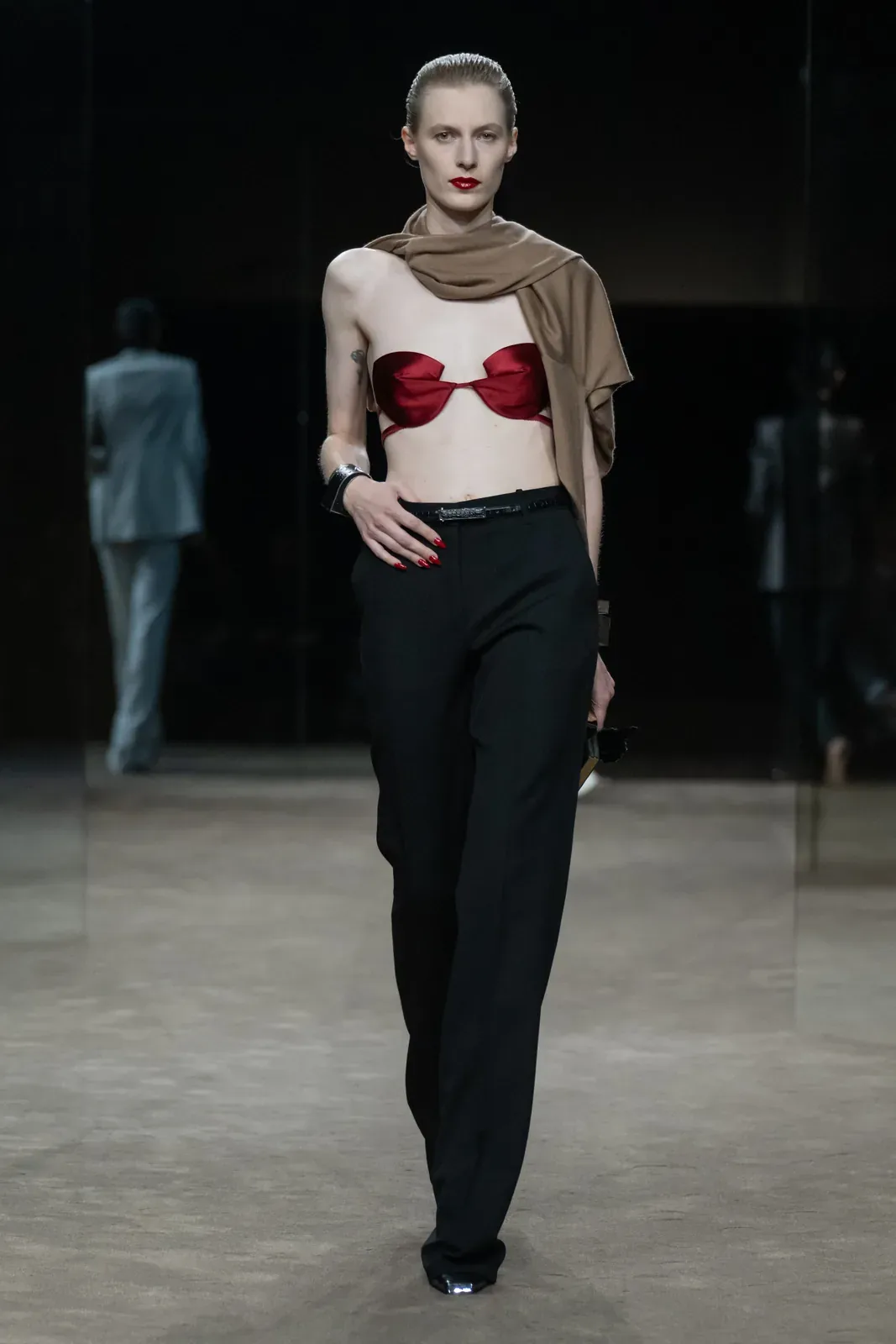 metal-tom-ford-ss27-29