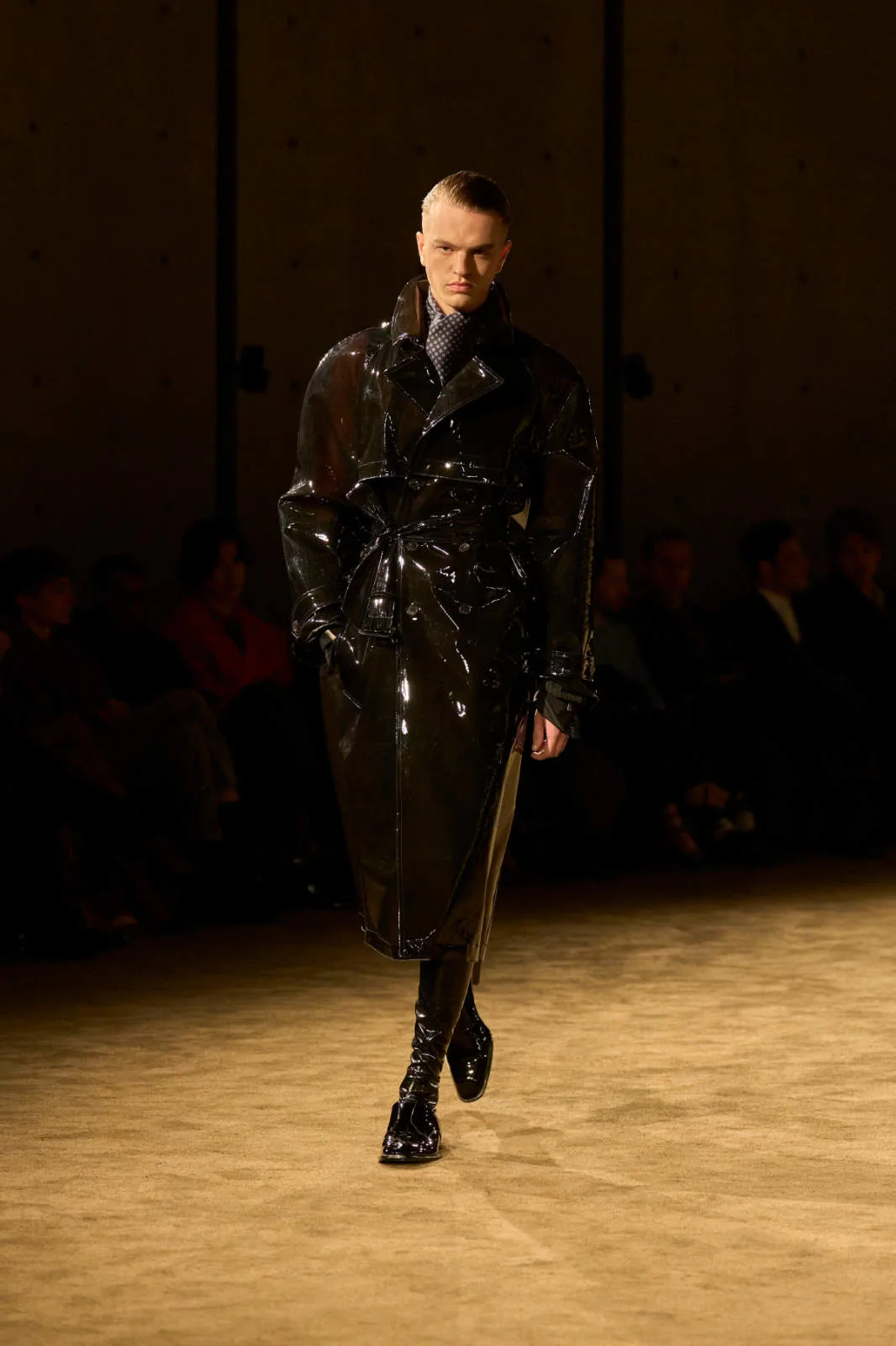 SAINT_LAURENT_FASHION_SHOW_MEN_WINTER26_RUNWAY_HR_31