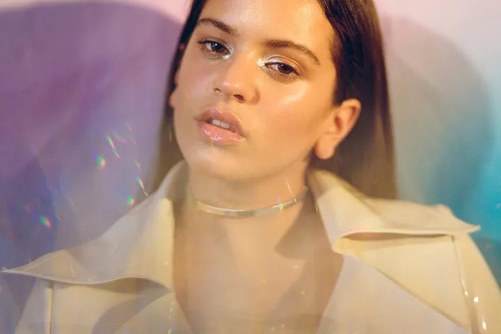 5 female singers under 25