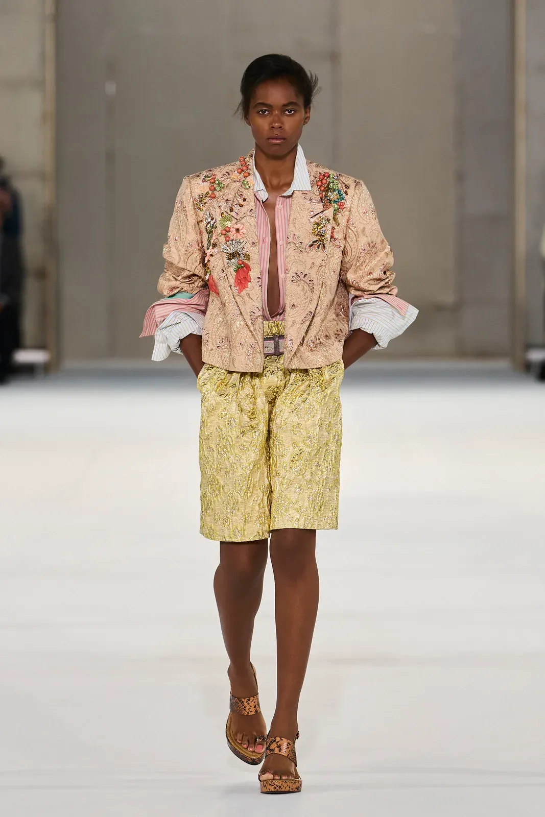 metal-dries-van-noten-ss27-25