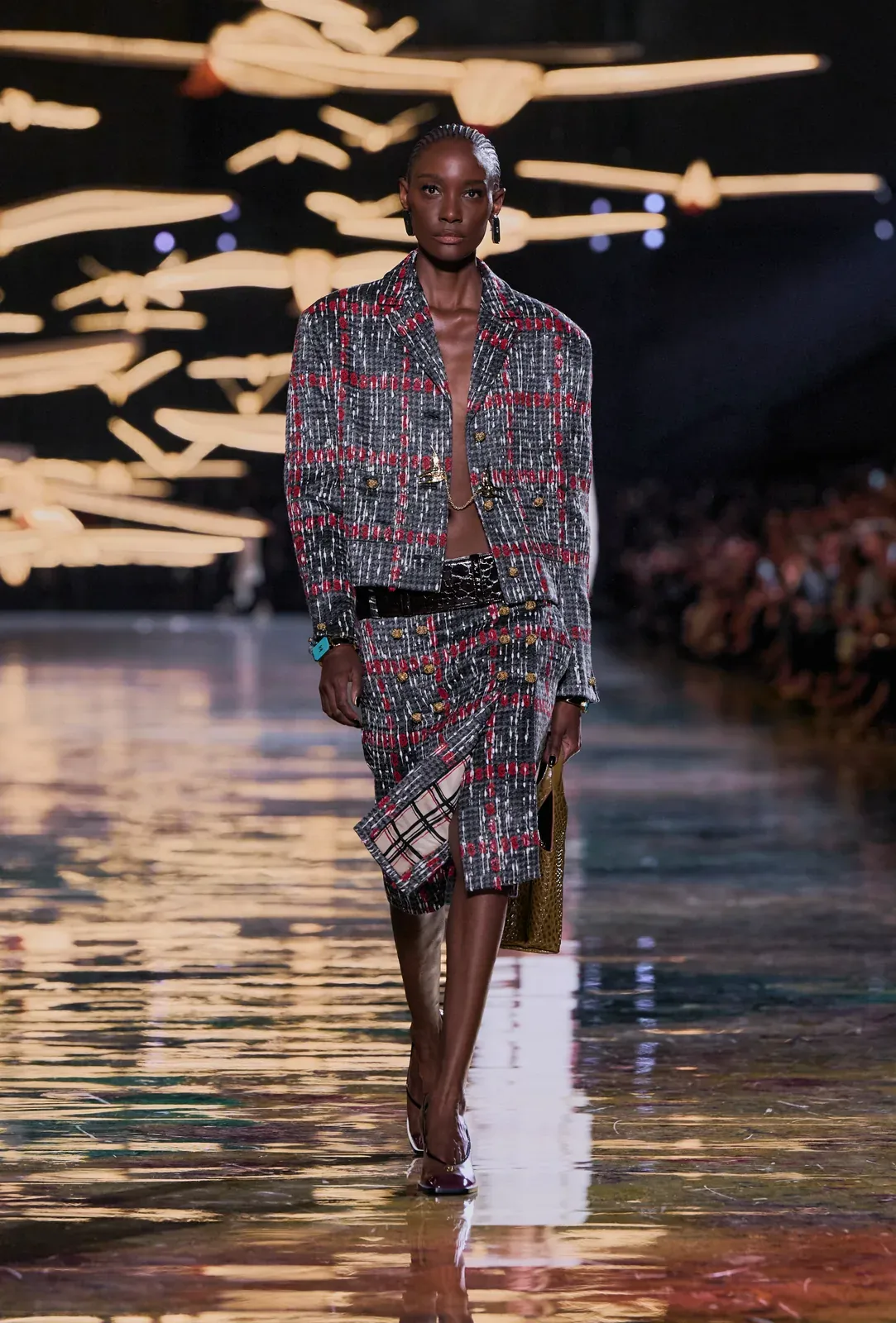 metal-chanel-ss27-41