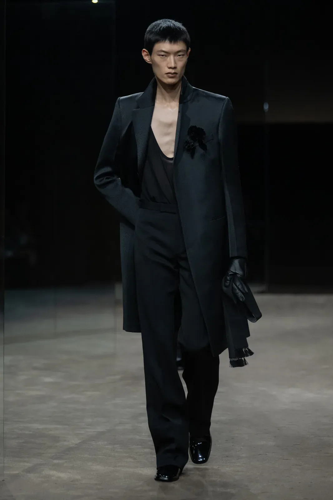 metal-tom-ford-ss27-39