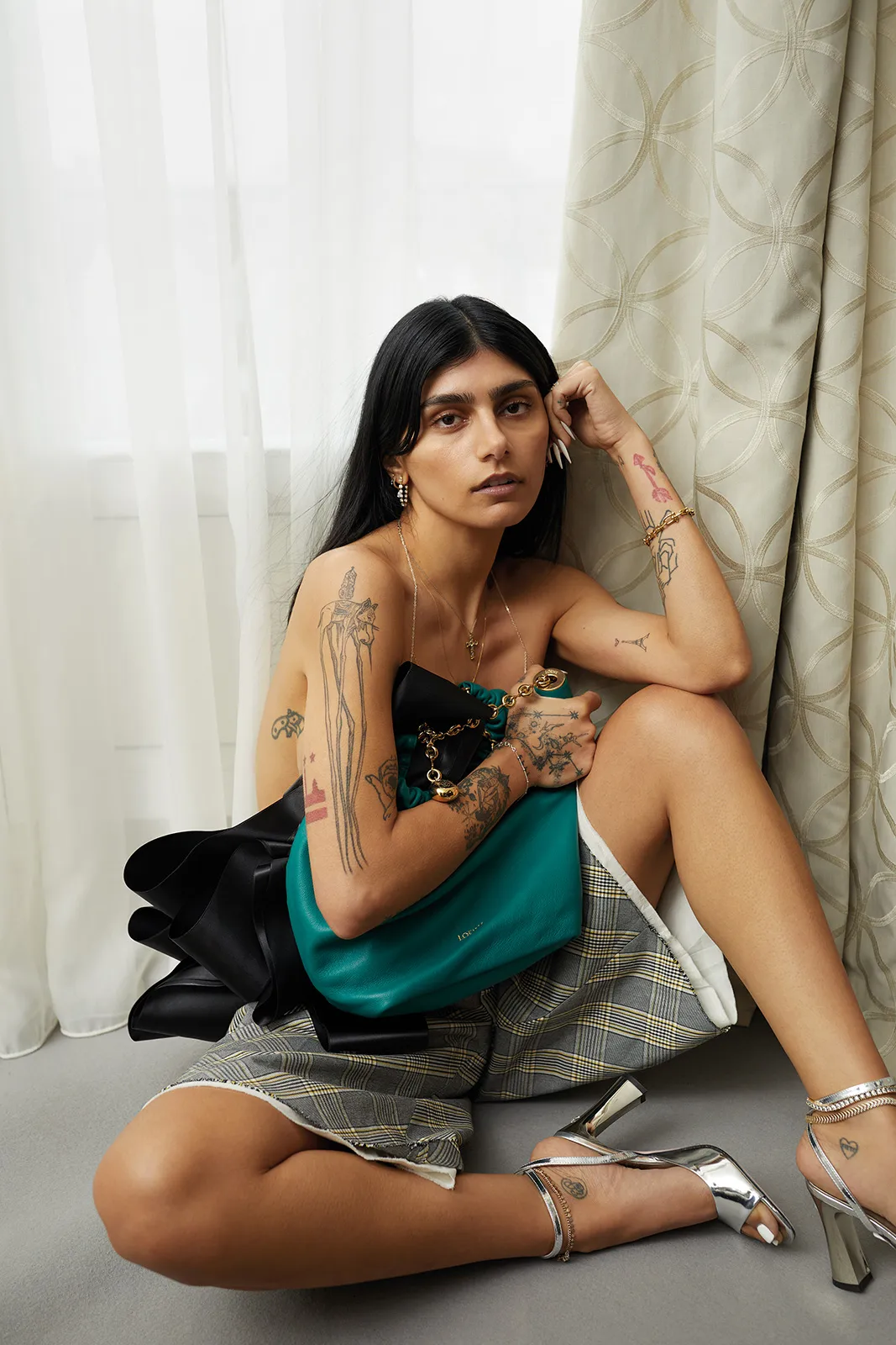 MIA-KHALIFA-METAL-50-12