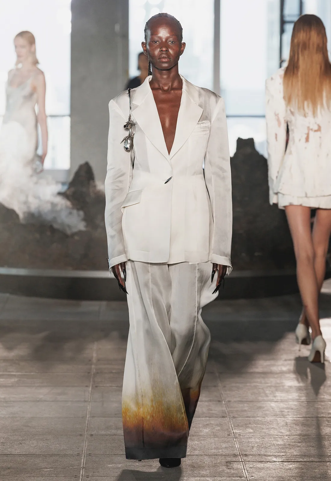 Runway-Lookbook-High-Res_Page_04