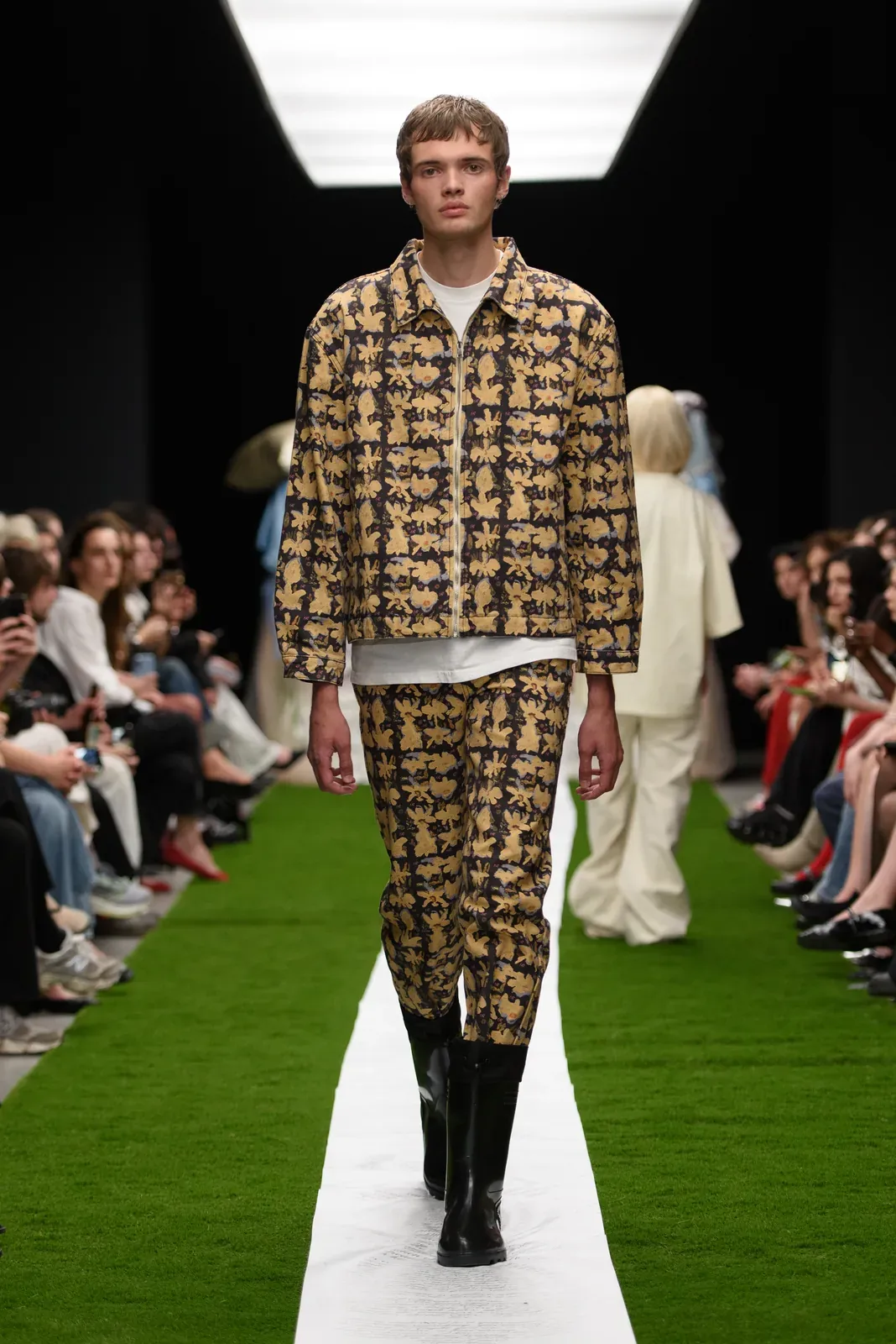 metal-mercedes-benz-fashion-week-tbilisi-01-reckless-02