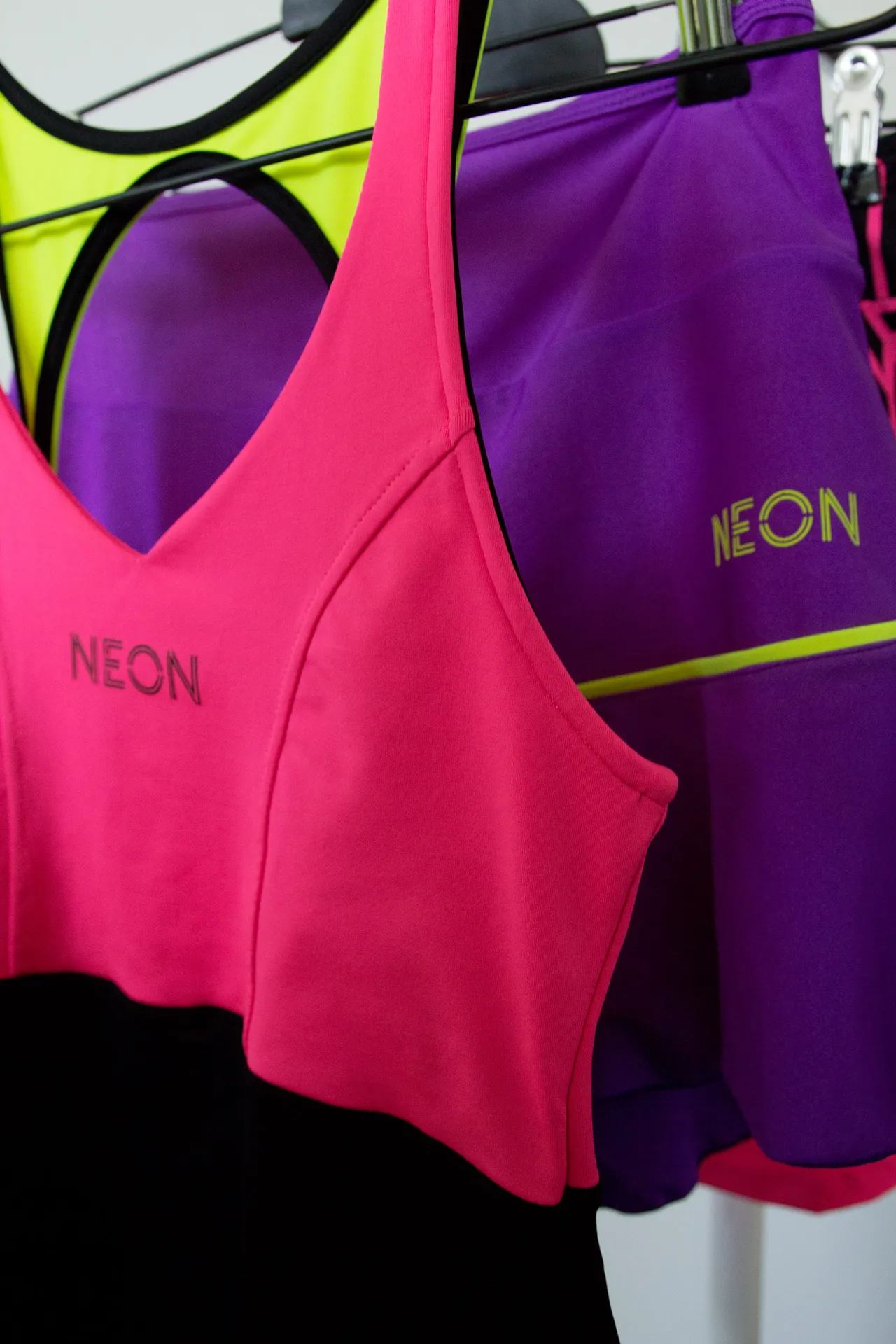 Neon Metalmagazine 5