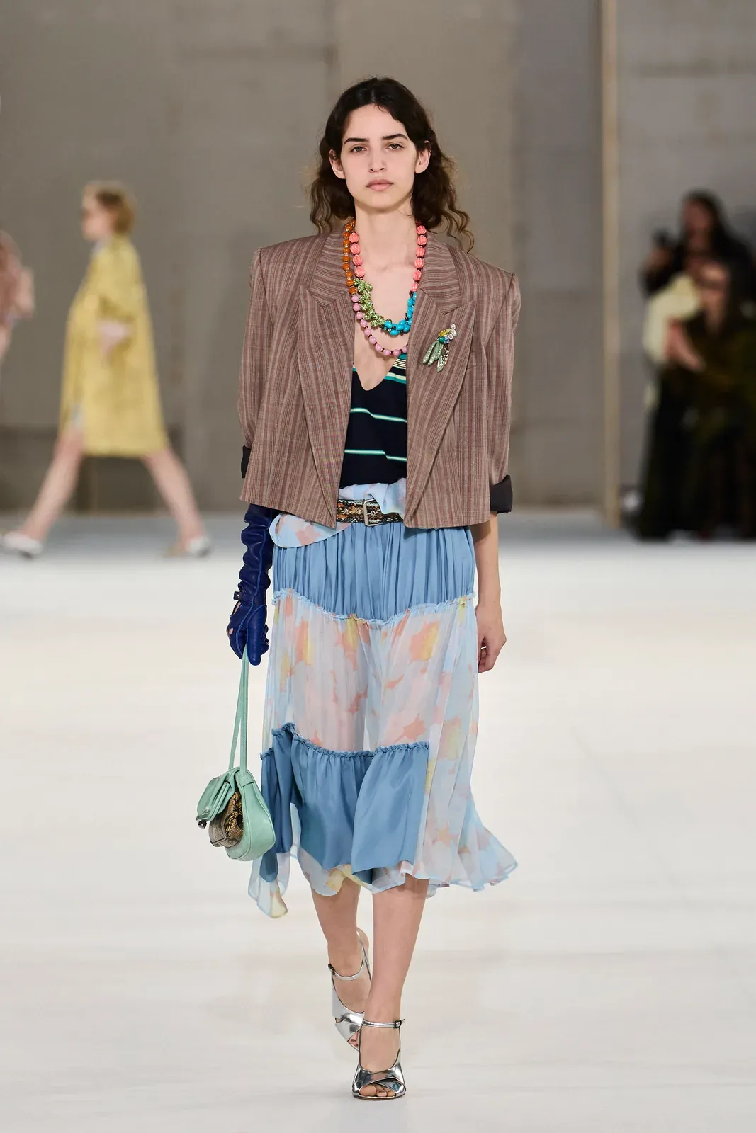 metal-dries-van-noten-ss27-32