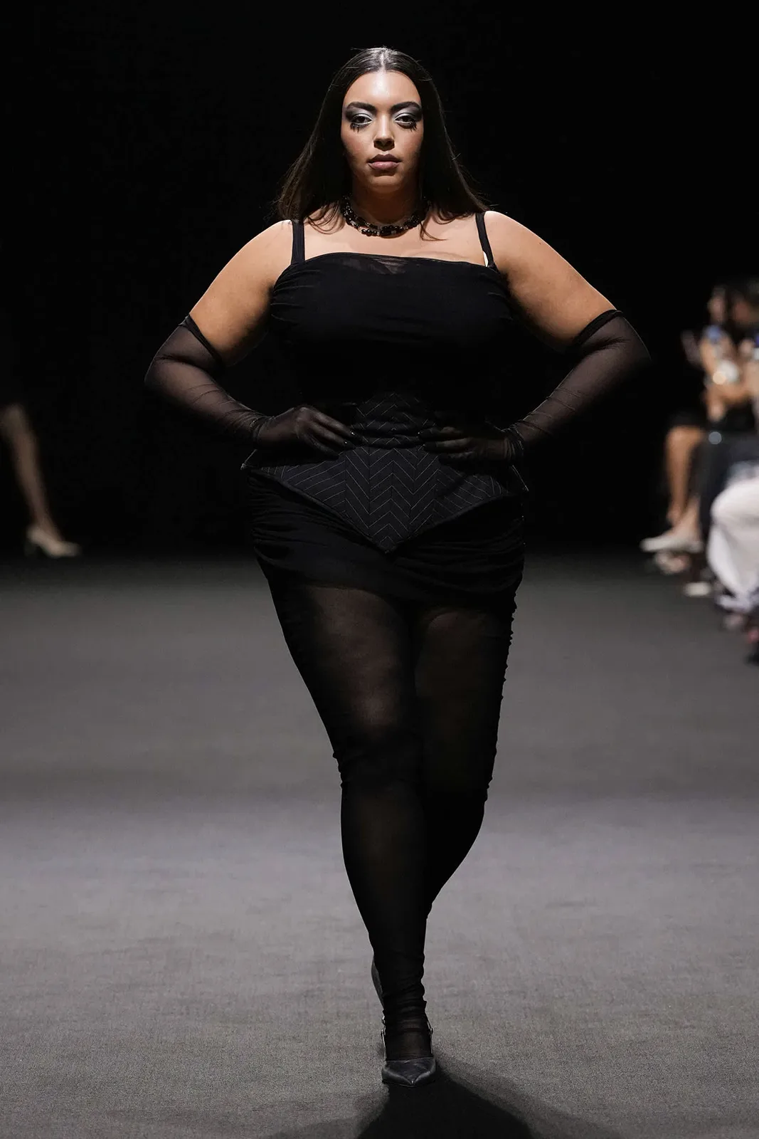 WEINSANTO_DUBAI-FASHION-WEEK_AW25-26_001