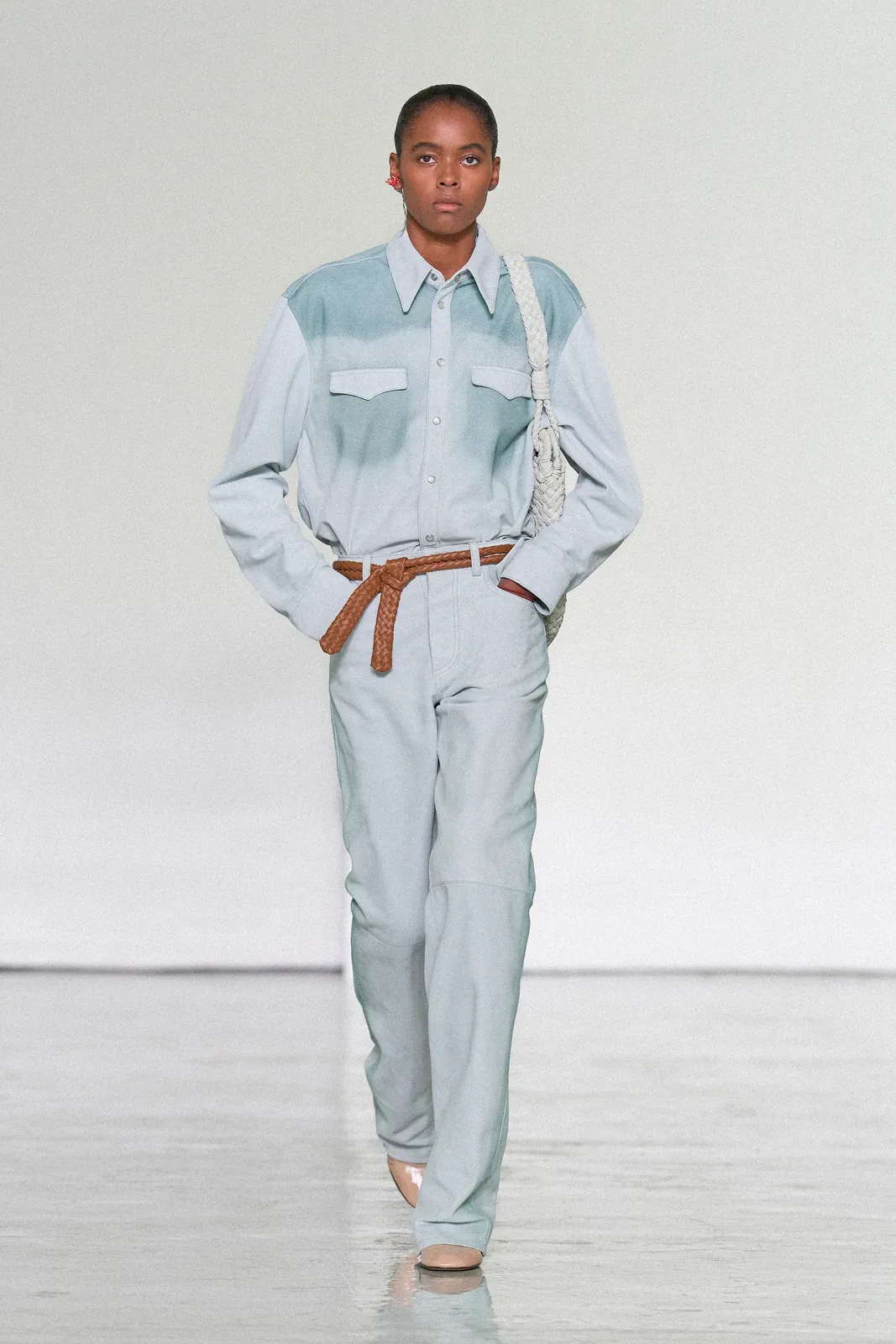 metal-bottega-veneta-ss-2027-16.webp