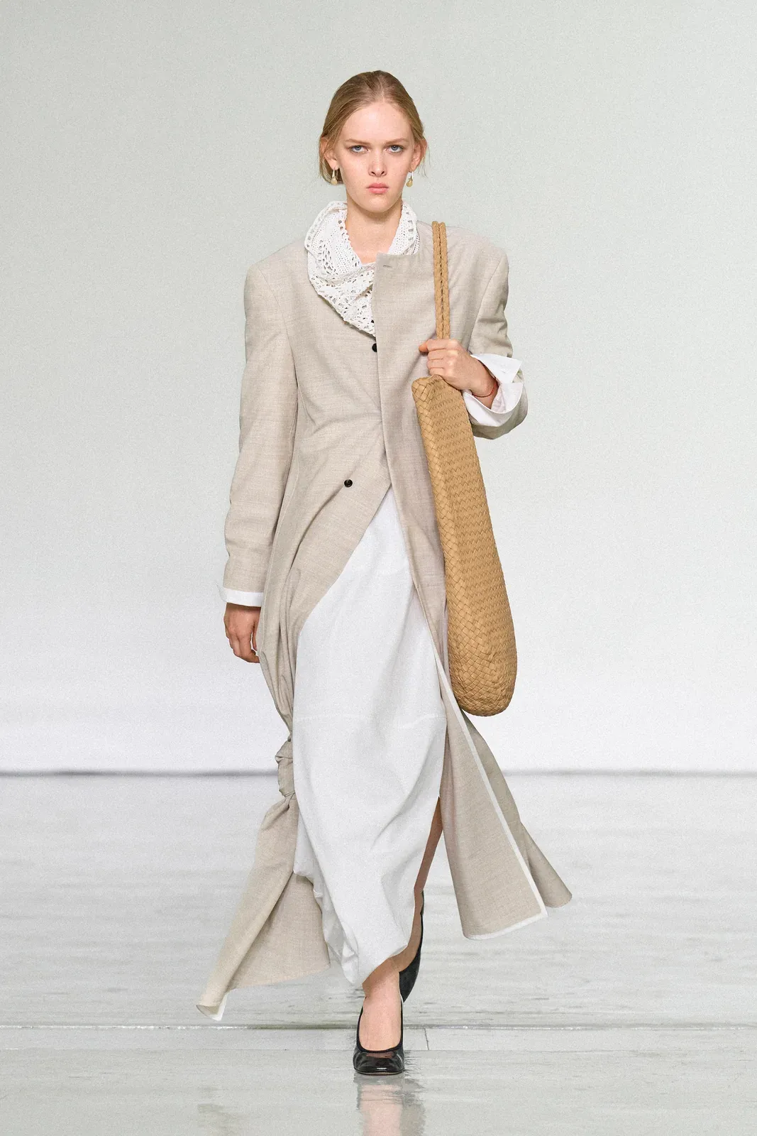 metal-bottega-veneta-ss-2027-02.webp