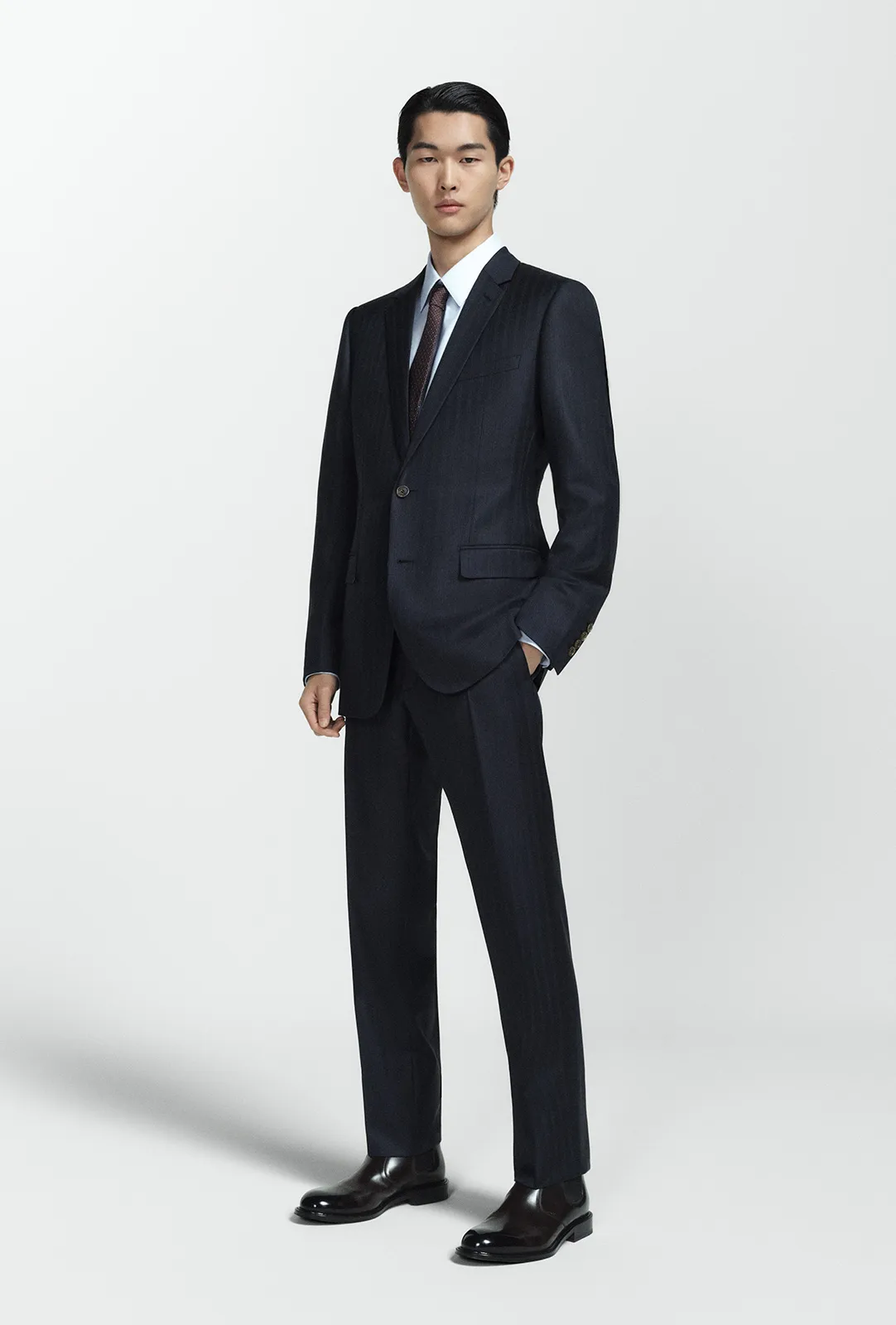 DIOR-MEN'S-SPRING-2025---TAILORING-BY-BRETT-LLOYD---LOOK-(8)