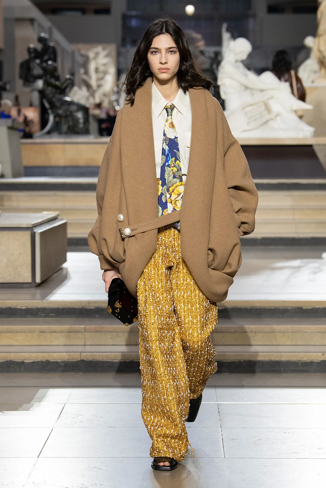 Louis Vuitton F W22 Look 04