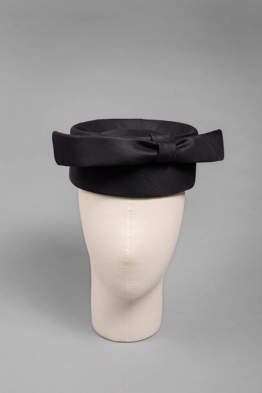 Balenciaga Laeleganciadelsombrero Metalmagazine 2
