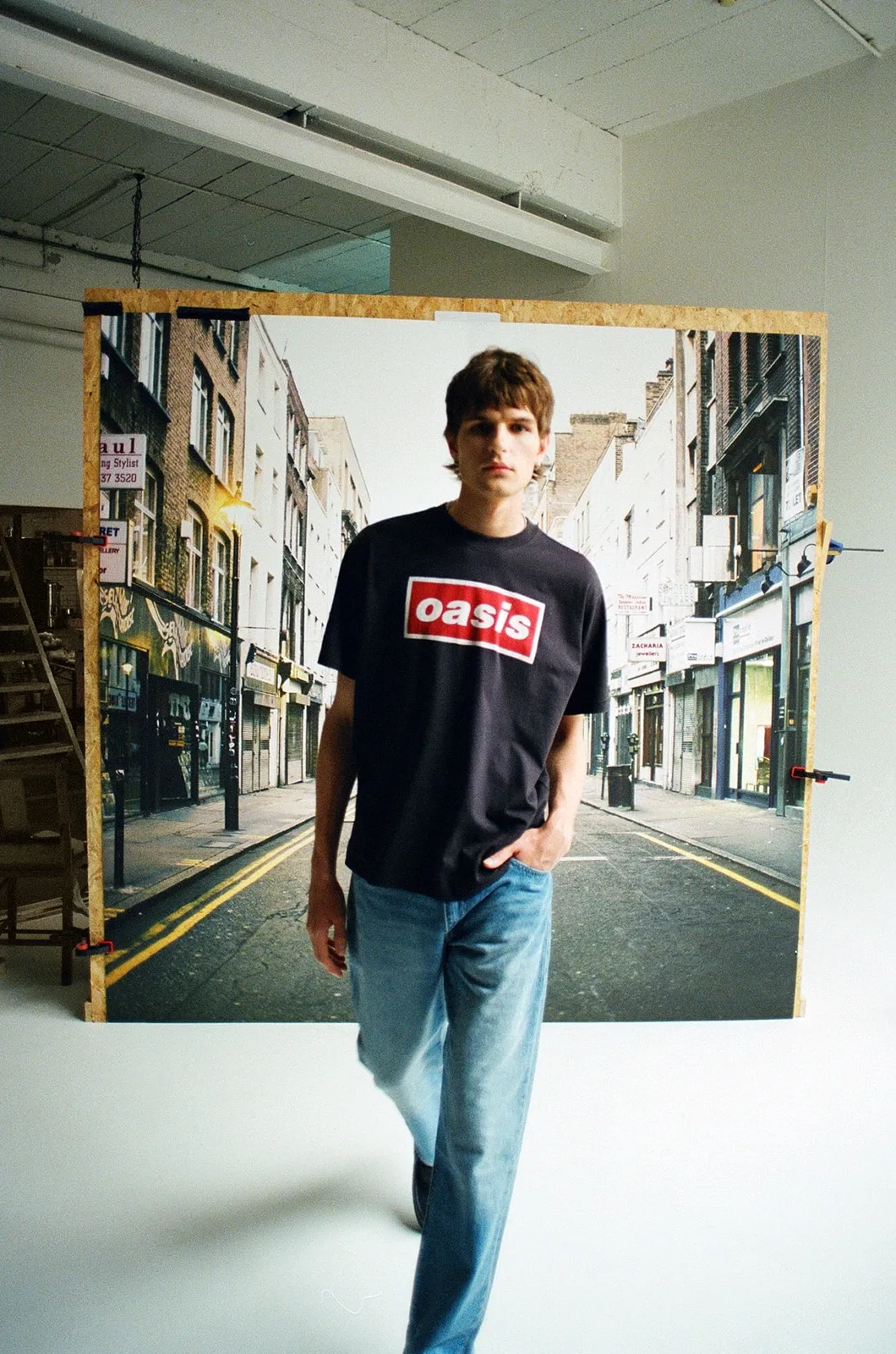 Oasis-–-Levis-11