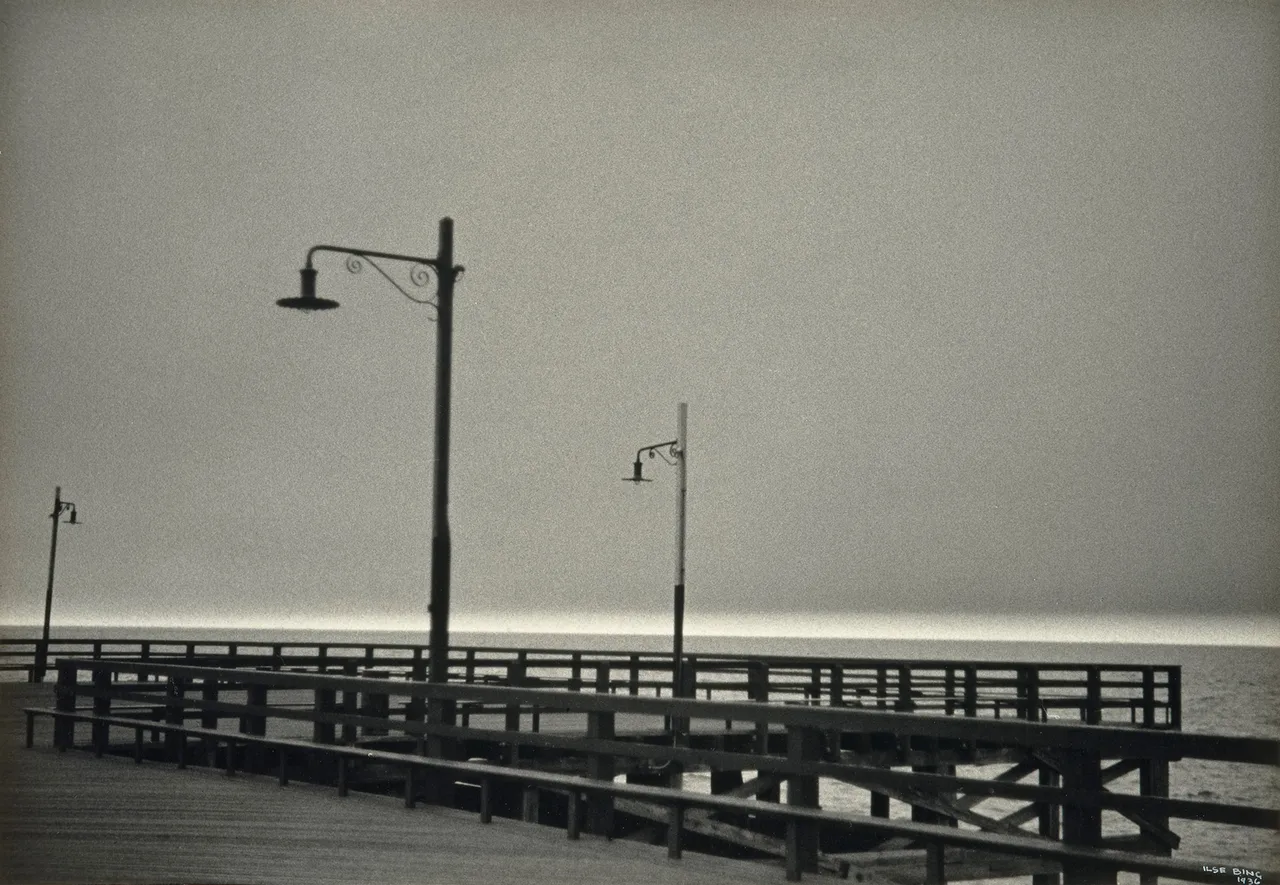 ©-Ilse-Bing,-Pier-Staten-Island-New-Yok,-1936,-Courtesy-of-Gallery-Berinson