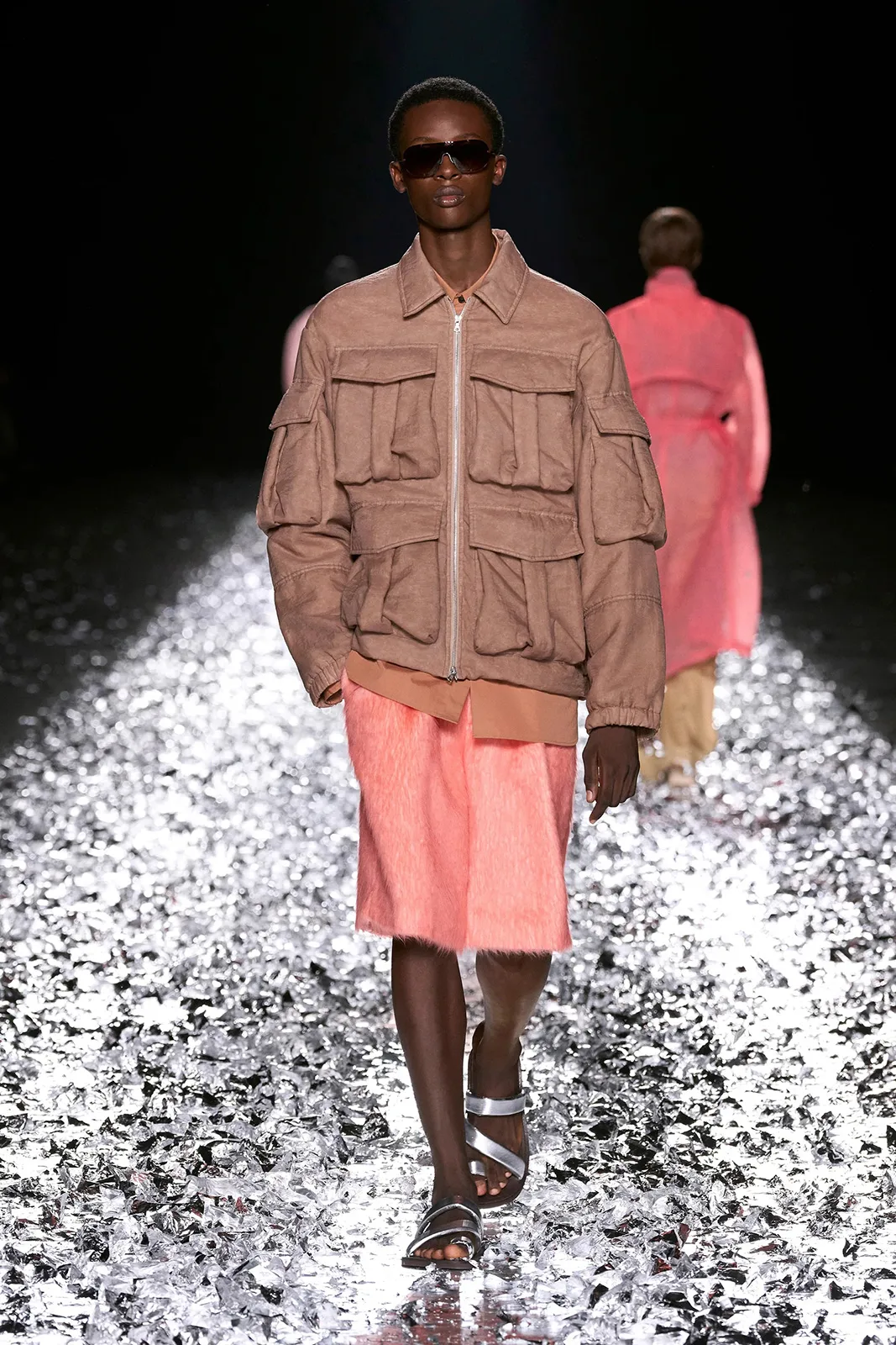 DRIES_VAN_NOTEN_SS25_2732X4098_LOOKS_40.jpg