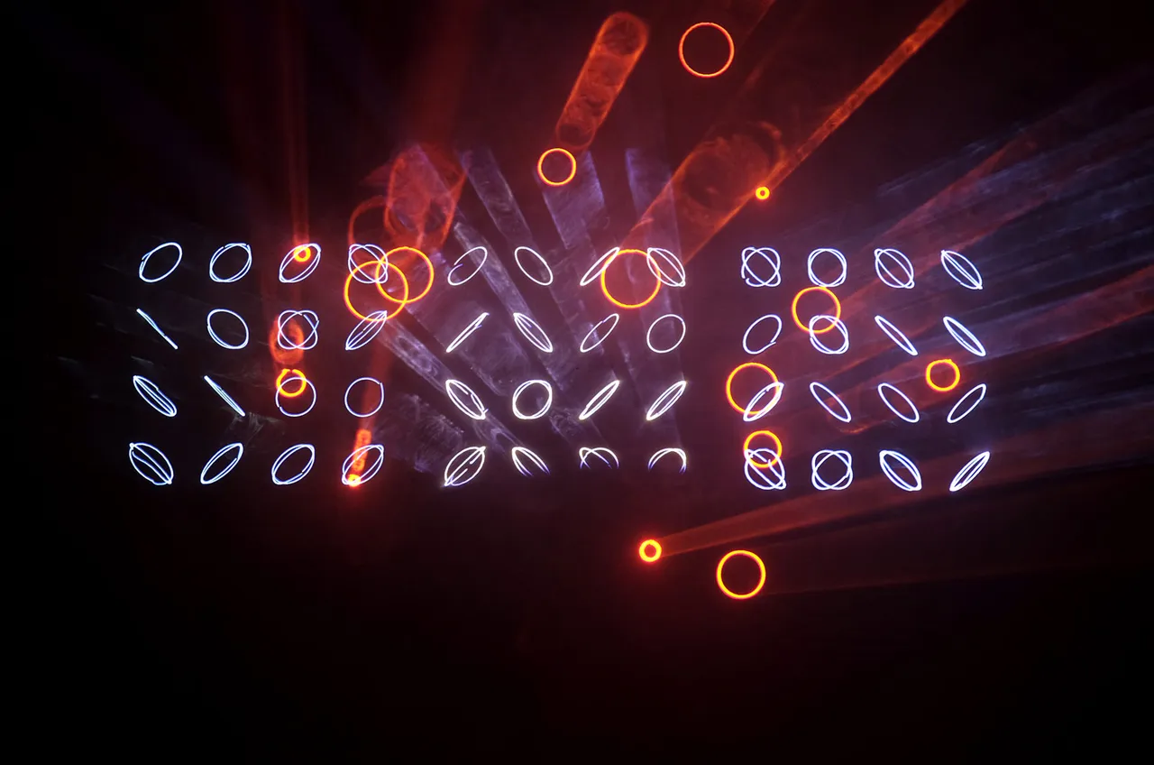 Lumiere Iii Preview Photo by Robert Henke Circles.jpg