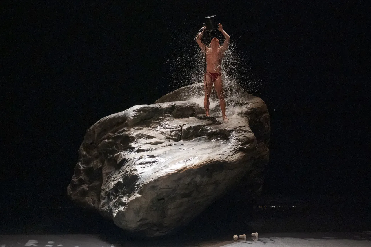 Pina-Bausch-Vollmond_2