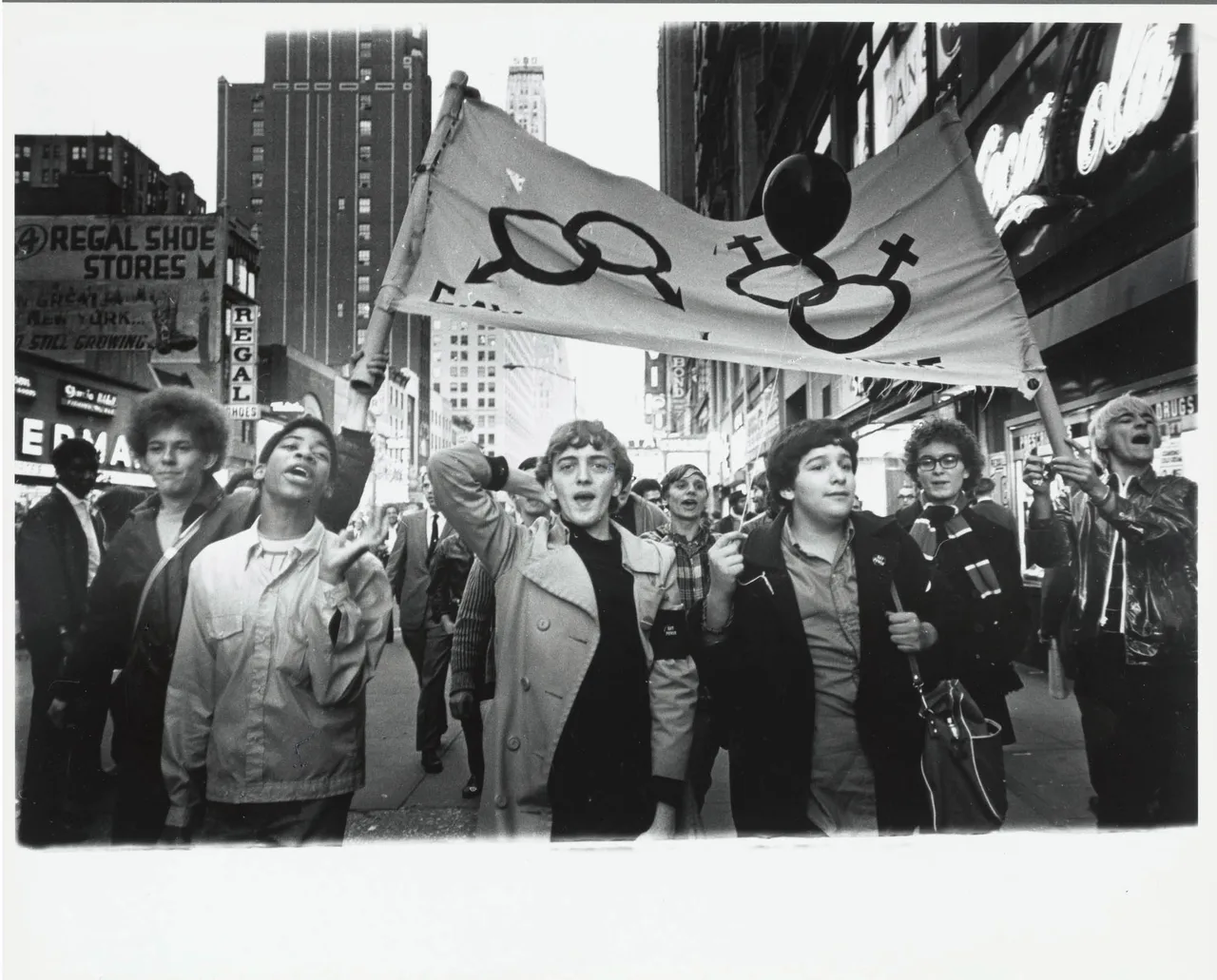 QueerLens_A-History-of-Photography_1