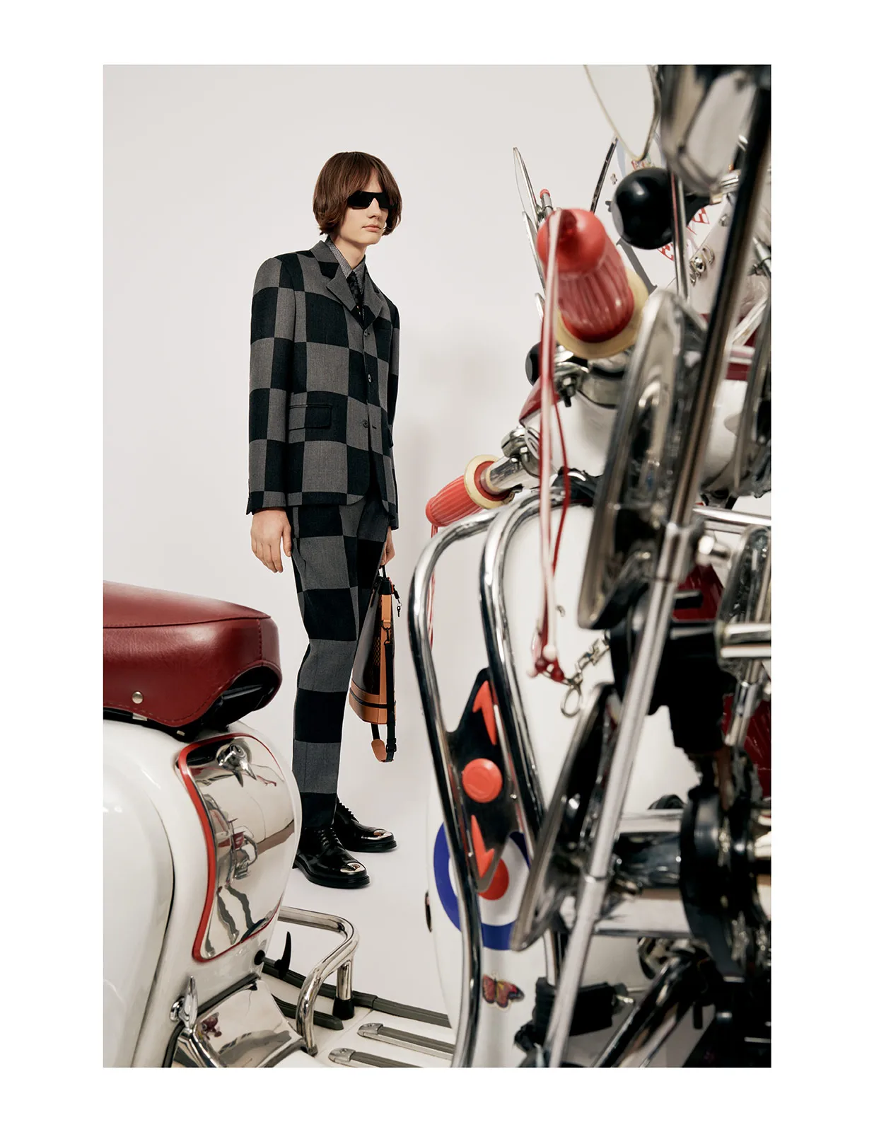 Louis Vuitton L V2 Metalmagazine 8