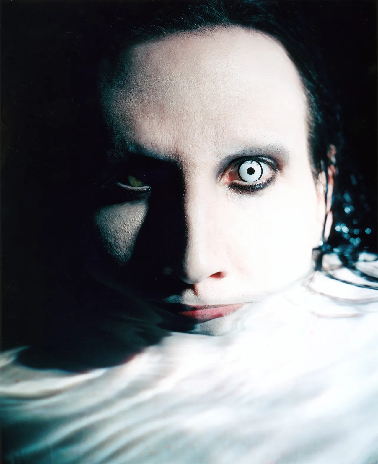 Marilyn Manson Swimming Pool 2000