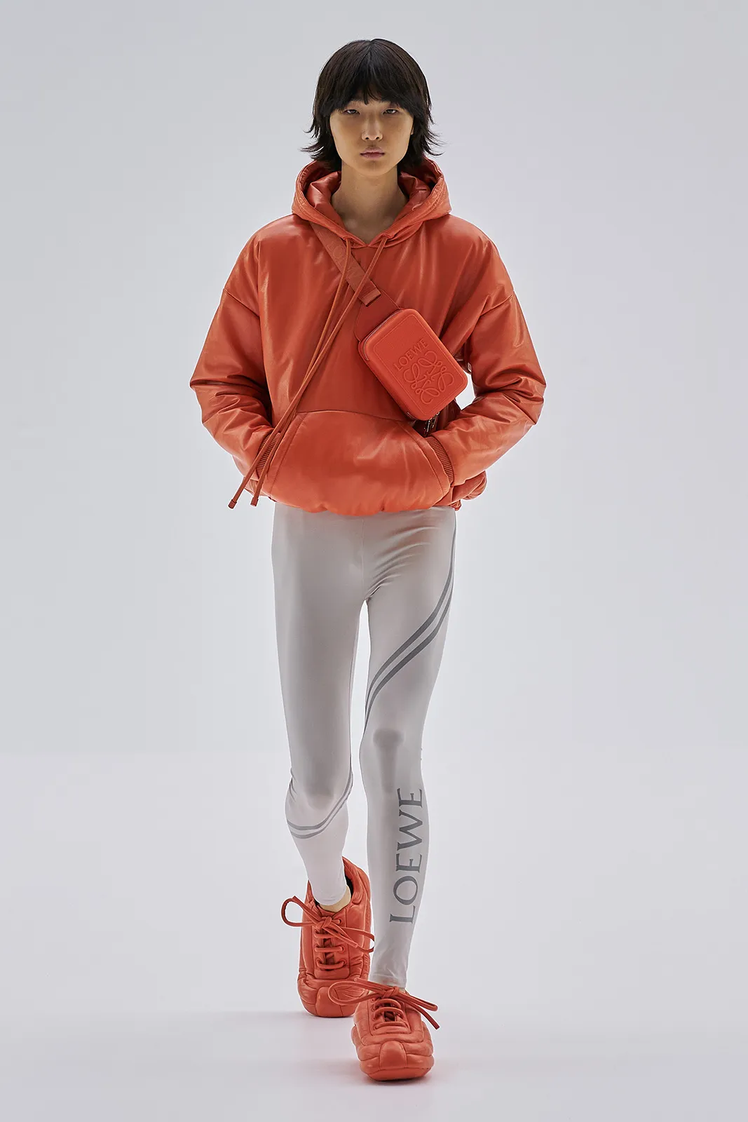 Loewe S S23 Mens Show Runway Look 4 Front Rgb Cropped 2x3 04