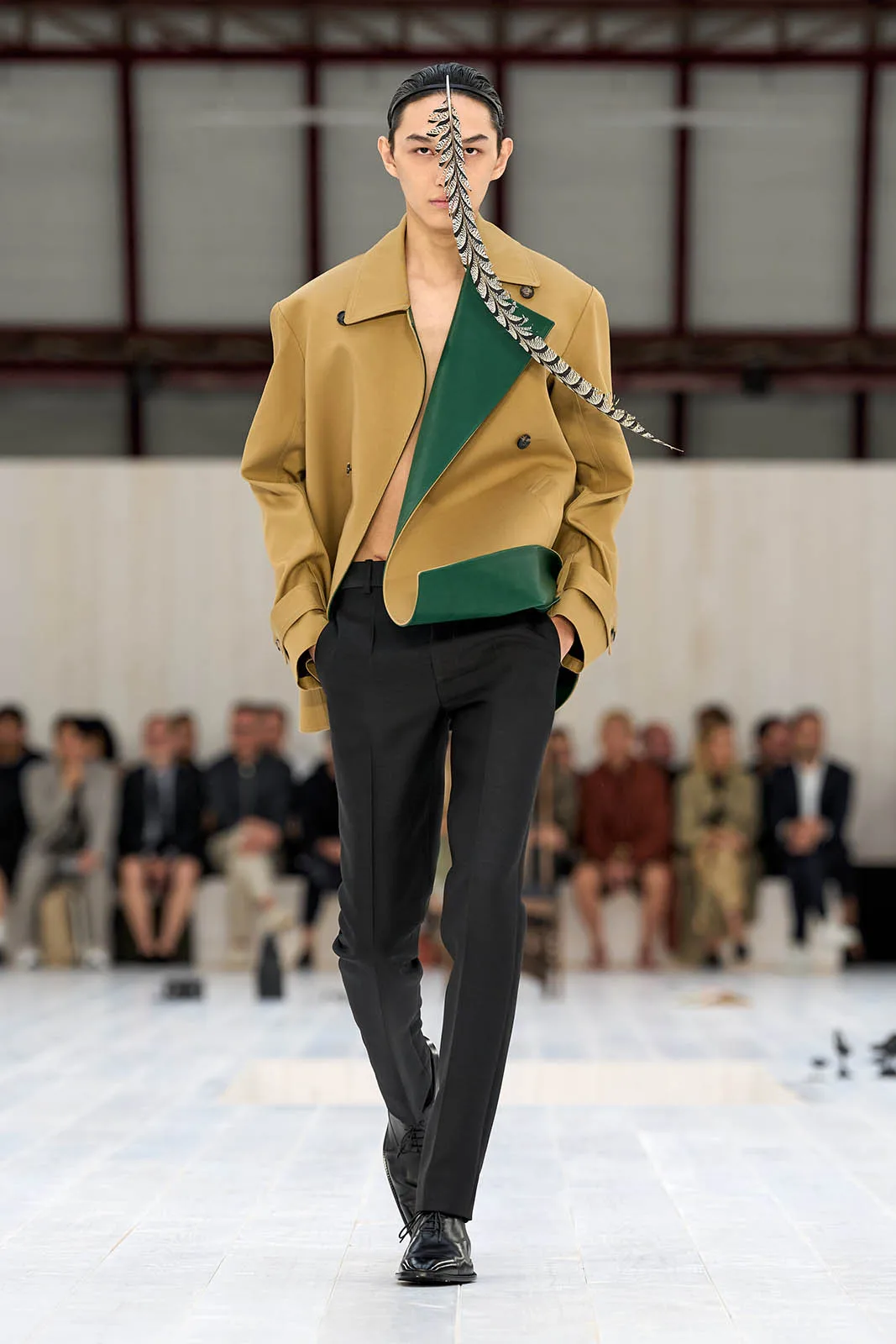 Loewe_Spring_Summer_2025_26.jpg