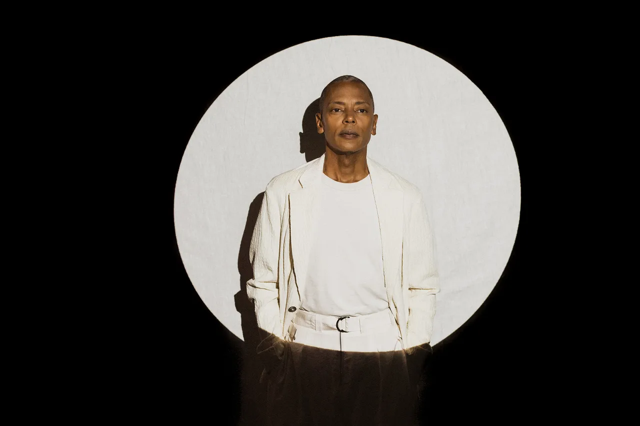 060722-Jeff_Mills-Inner_Spaciousness-JK-HD-1-.jpg