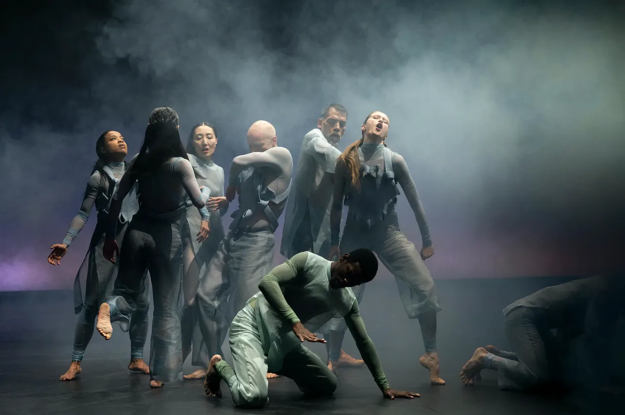 metal-sasha-waltz-10