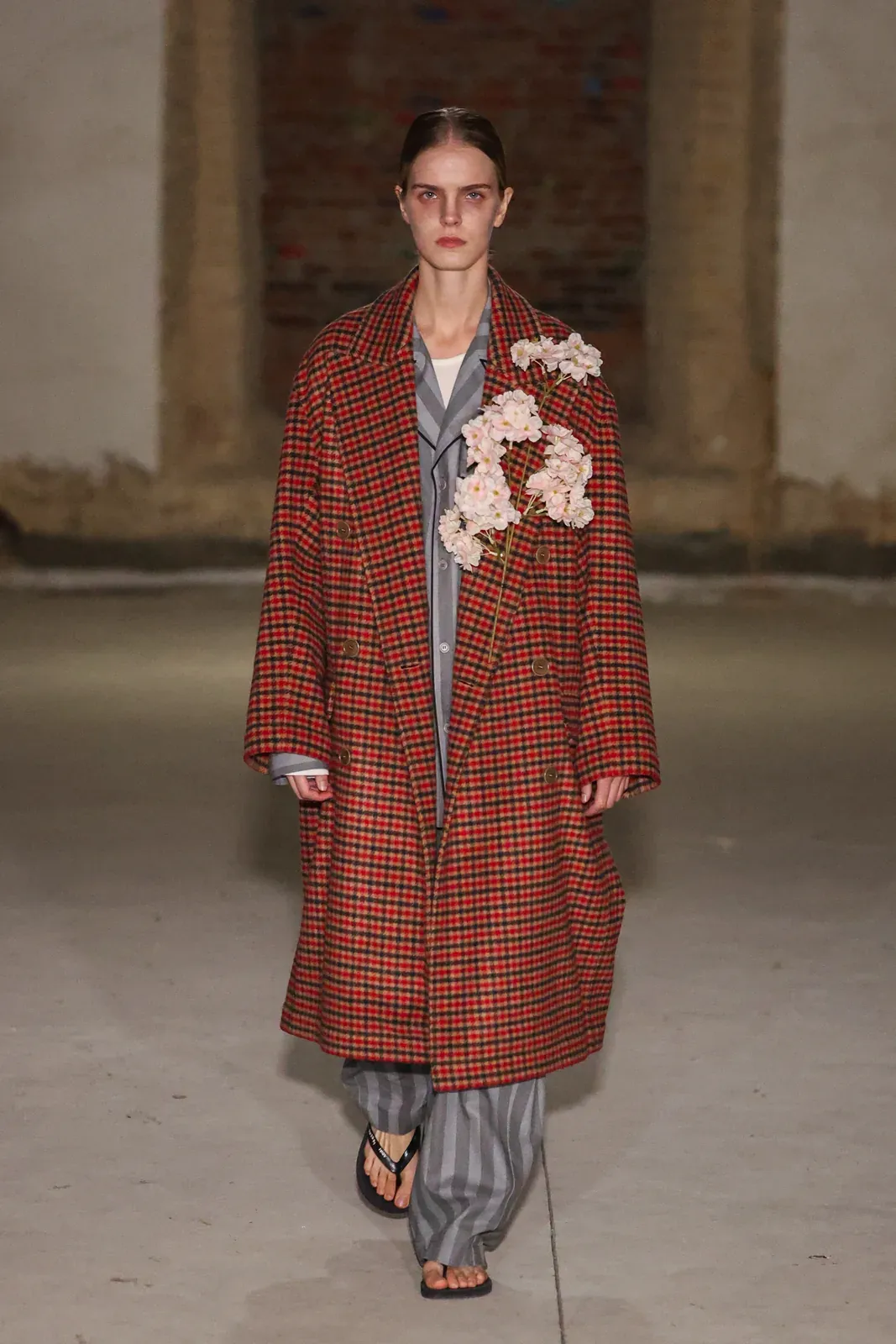 metal-ukrainian-fashion-week-ss27-30.webp