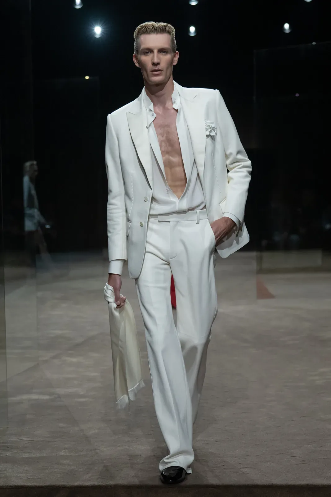 metal-tom-ford-ss27-35