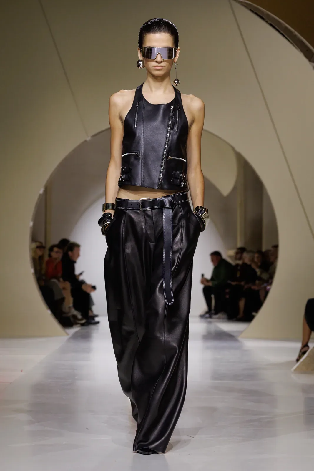 metal-givenchy-ss27-26