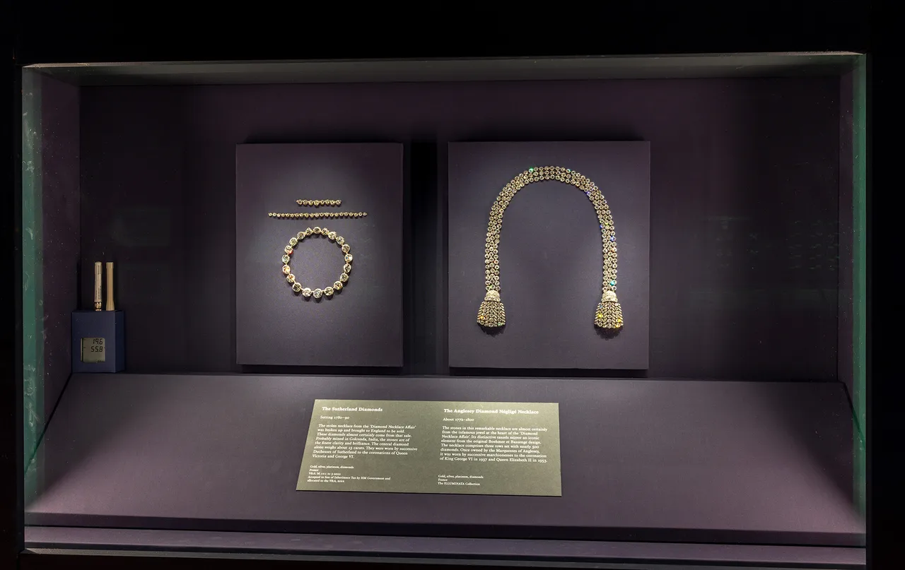 Victoria-and-Albert-Museum-London-6
