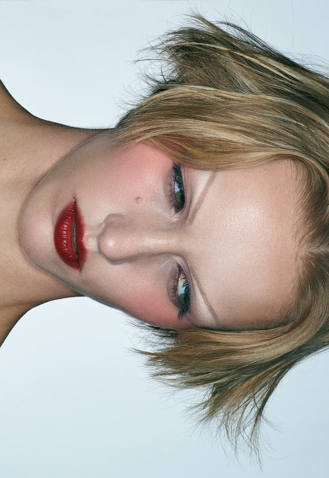 METAL-51-Chanel-Beauty-Editorial-12