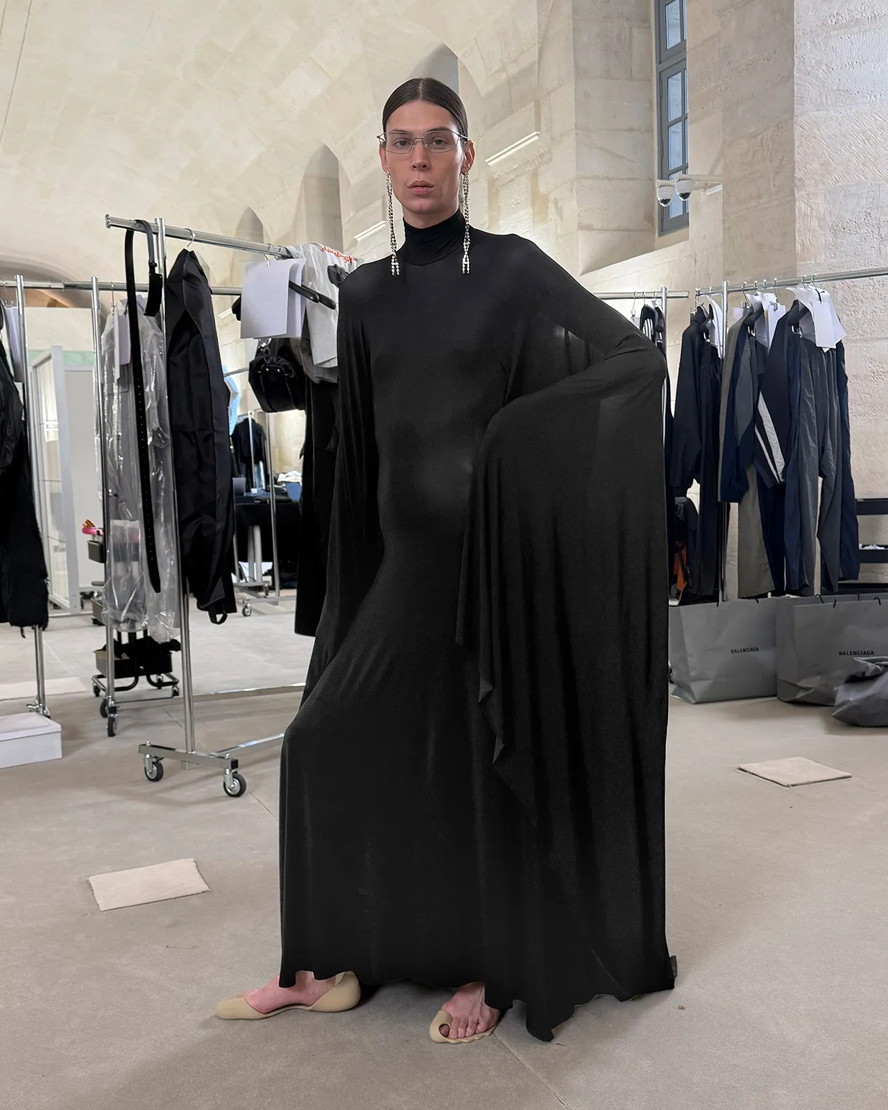 BALENCIAGA-FALL-25-LOOK-2_BEBE.jpg