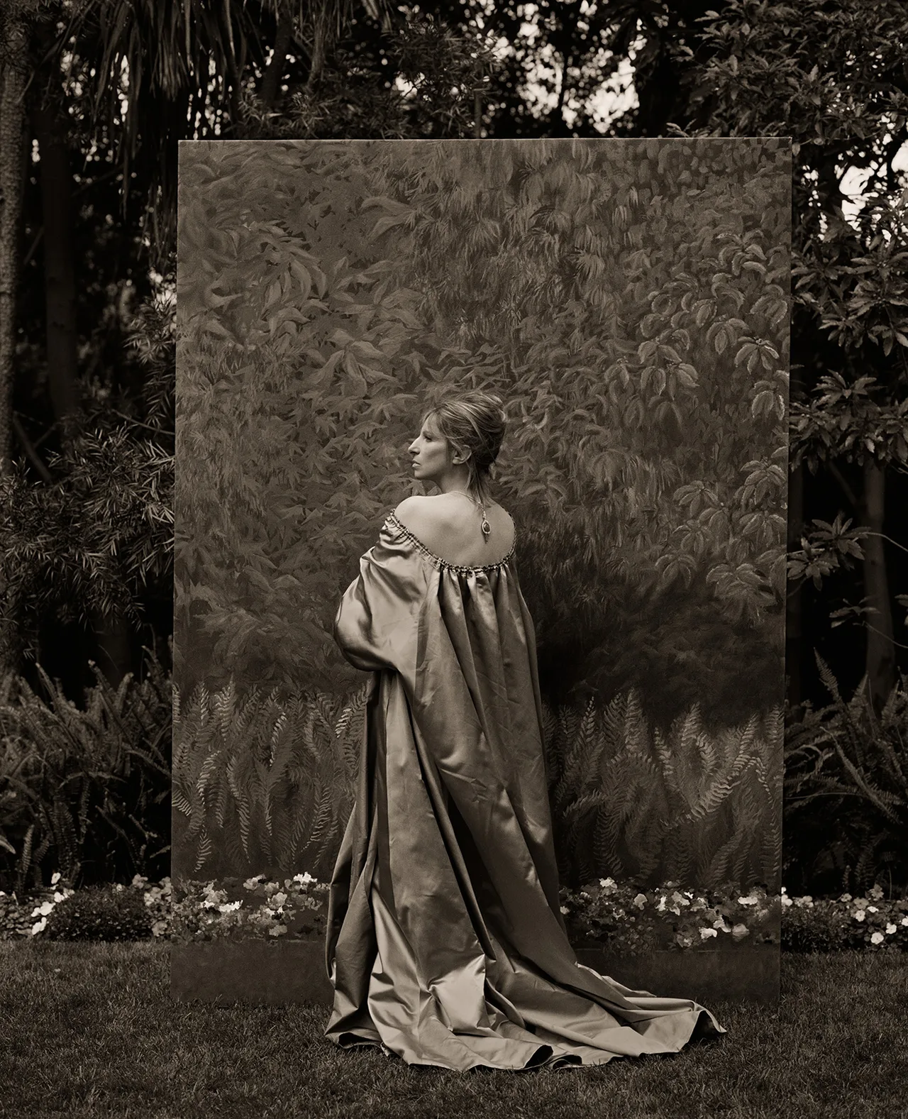 Herb-Ritts_Barbra-Streisand,-Bel-Air,-1991_©-Herb-Ritts;-courtesy-of-FaheyKlein-Gallery,-Los-Angeles