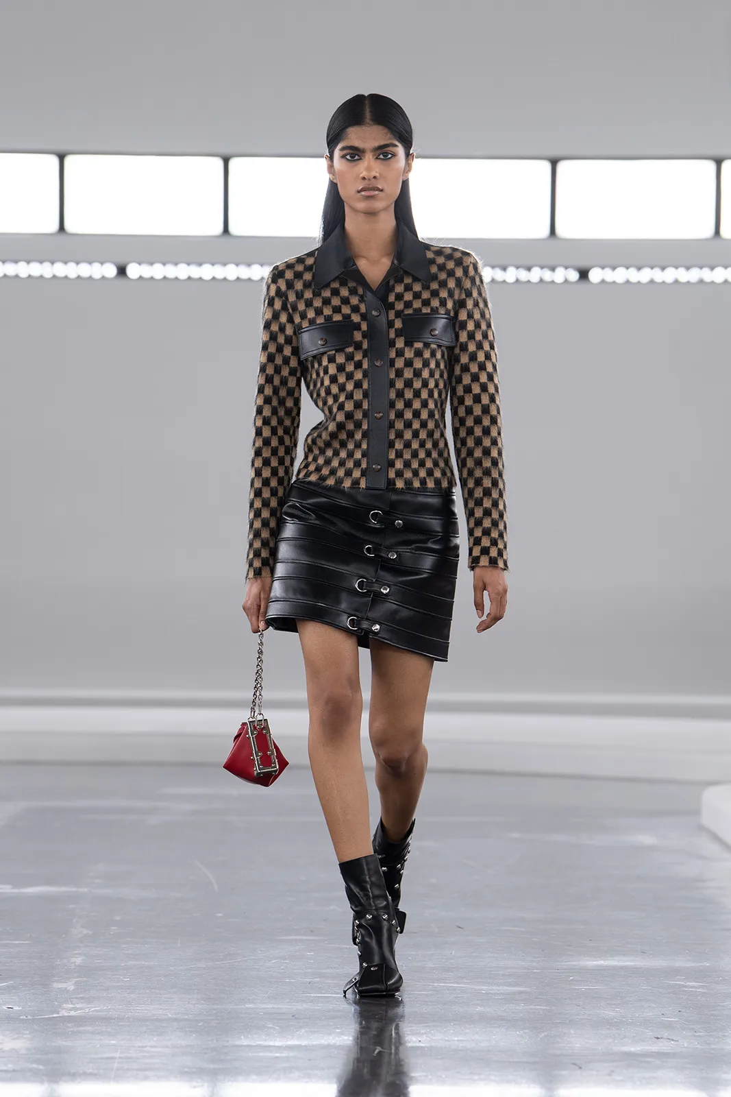 Louis_Vuitton_Women_s_Pre-Fall_2024_24