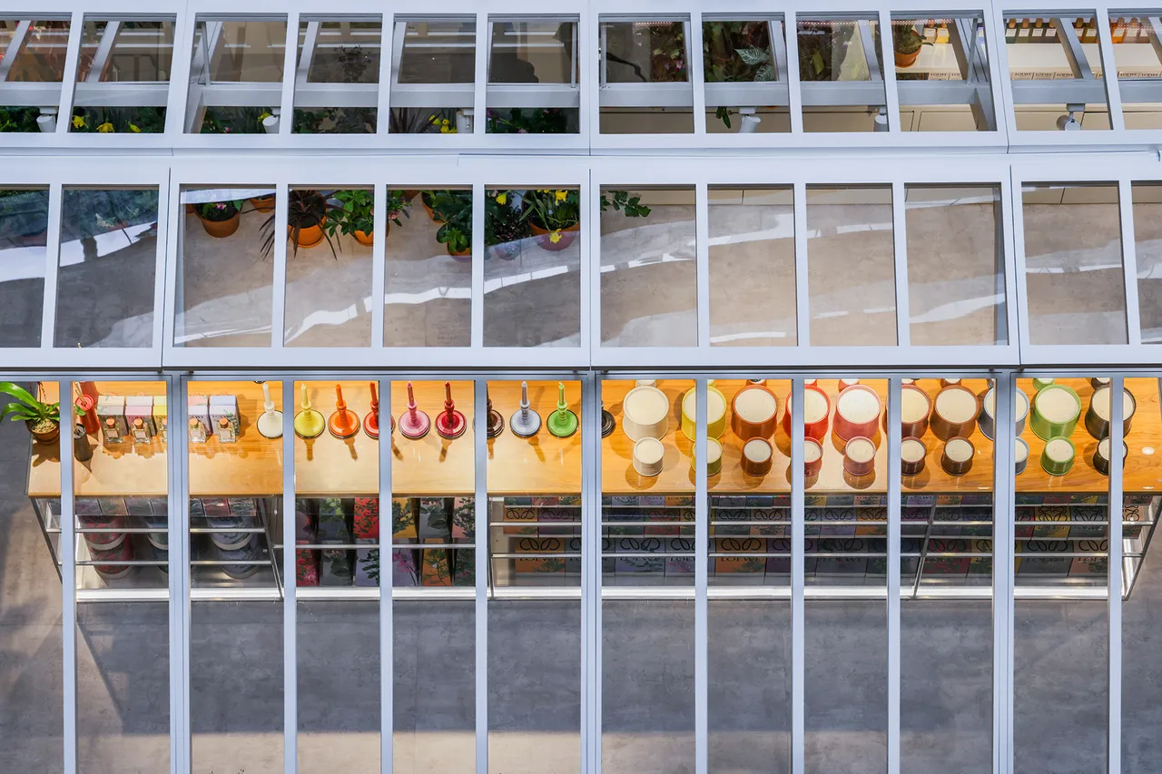 Loewe Greenhouse 2