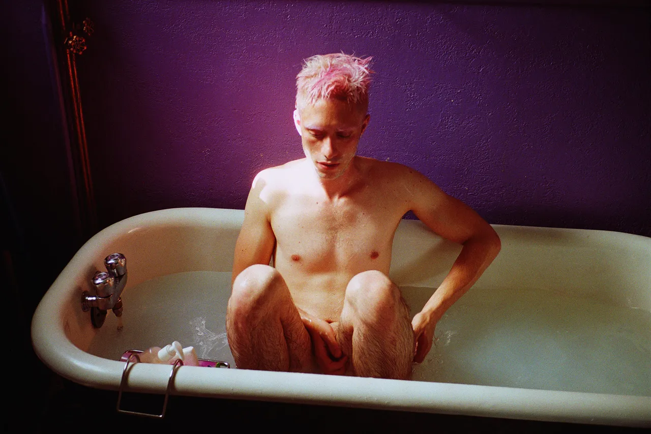 Shade in the Bathtub © Tyler Udall