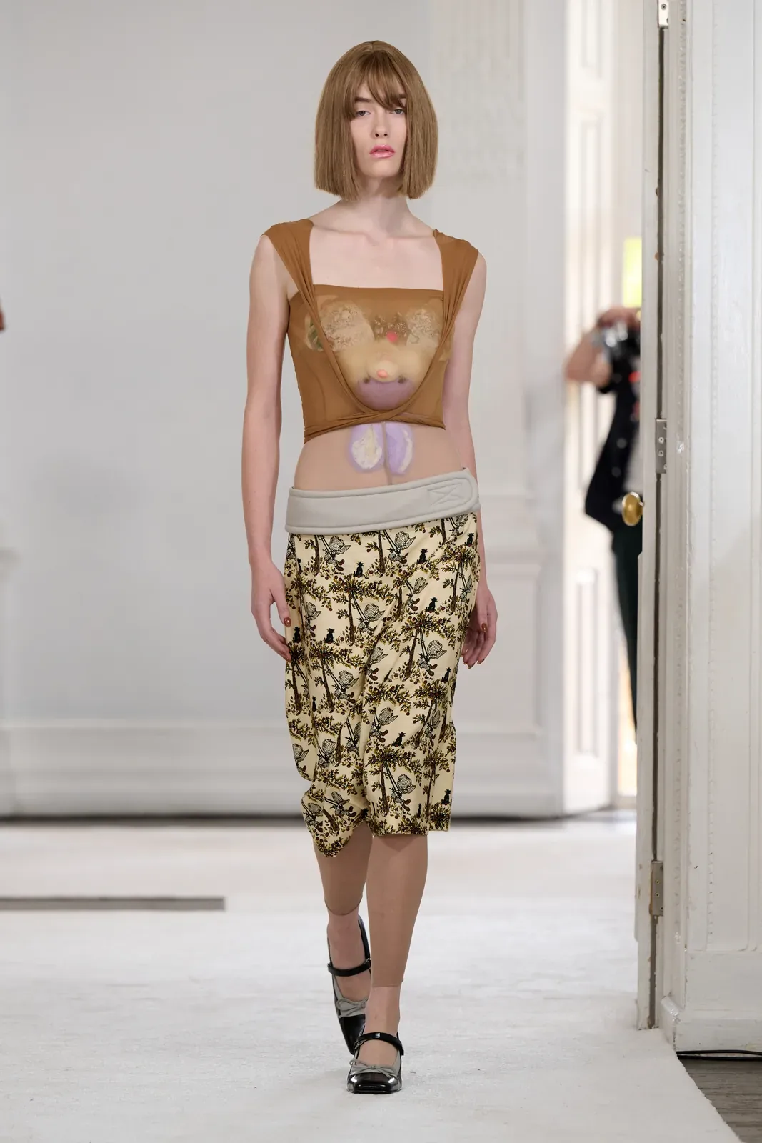 metal-london-fashion-week-ss27-ashley-williams-07