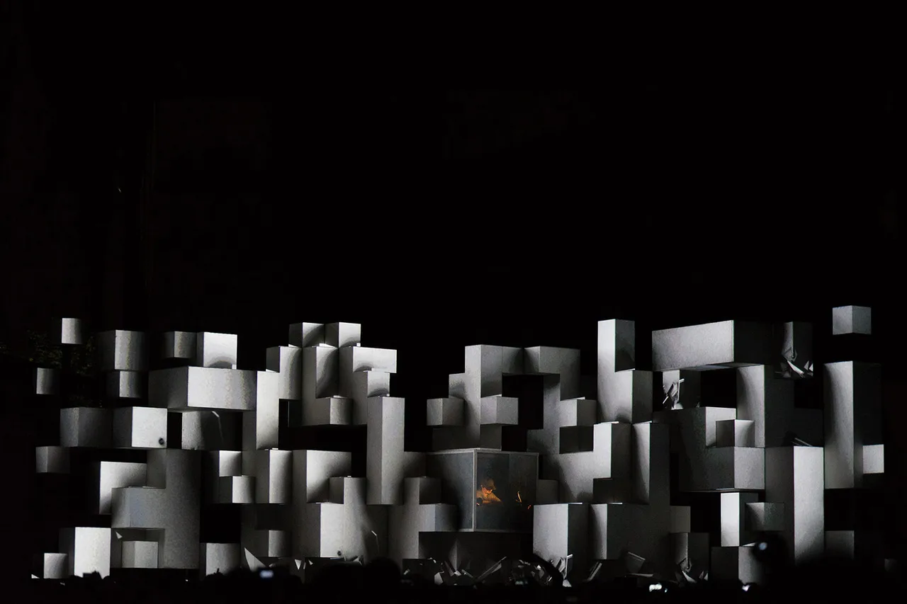 Amon Tobin 2013