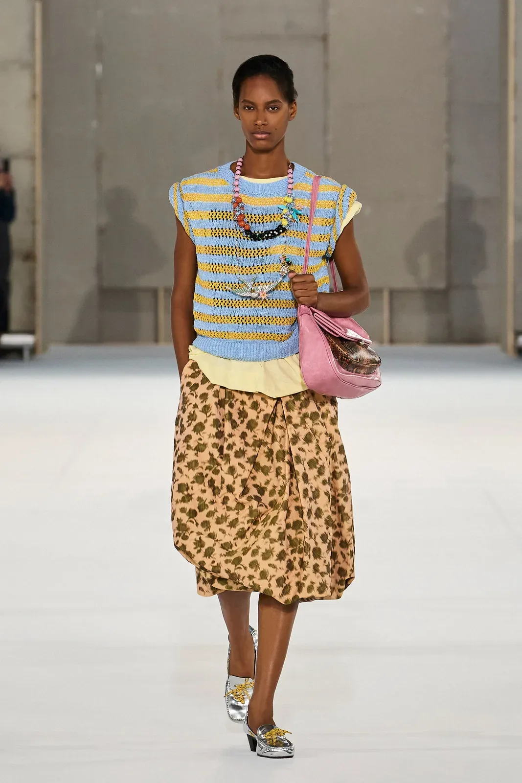 metal-dries-van-noten-ss27-10
