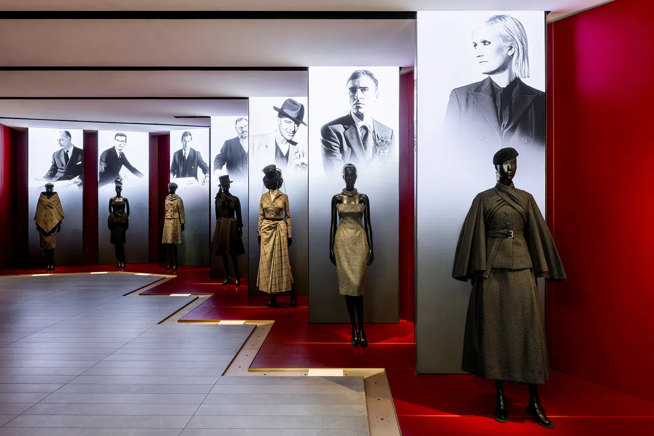 New Exhibition at the Galerie Dior ©raphael Dautigny 23