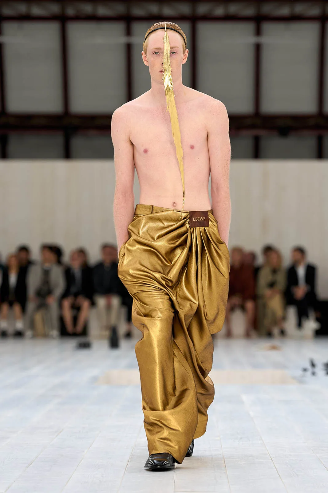 Loewe_Spring_Summer_2025_11.jpg